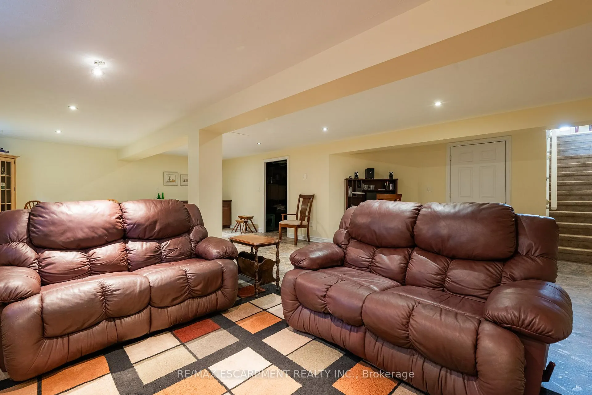 Photo 29 of 60 Riveroaks Drive, Hamilton, Mount Hope — HOMEH