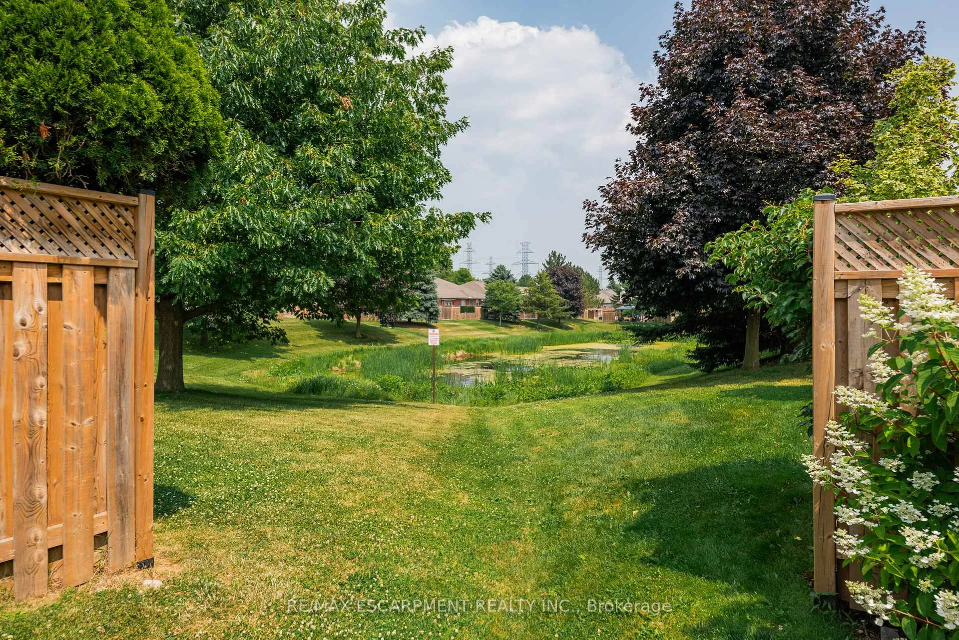 Photo 39 of 60 Riveroaks Drive, Hamilton, Mount Hope — HOMEH