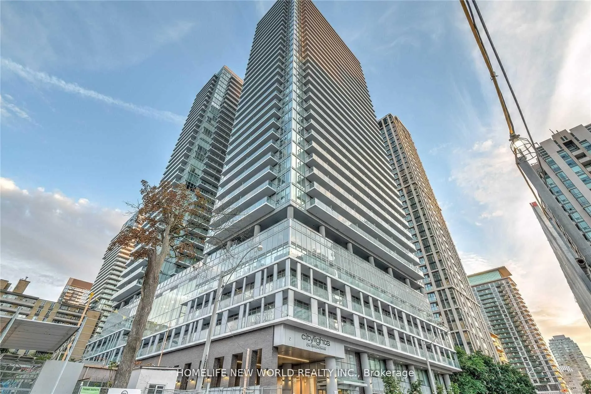 Front of Unit 613, 99 Broadway Avenue