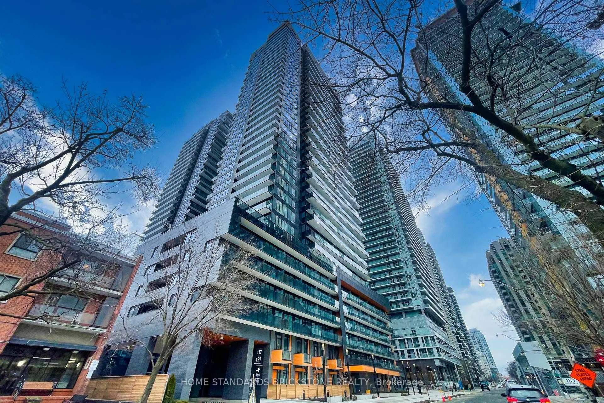 Photo 1 of Unit 1105, 117 Broadway Avenue, Toronto, Mount Pleasant West — HOMEH