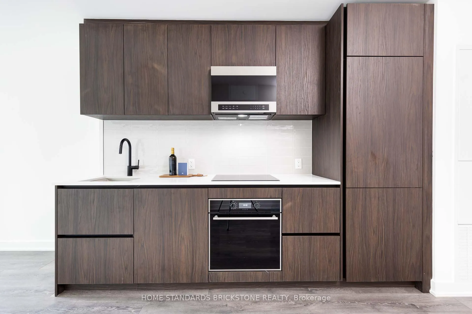 Photo 3 of Unit 1105, 117 Broadway Avenue, Toronto, Mount Pleasant West — HOMEH