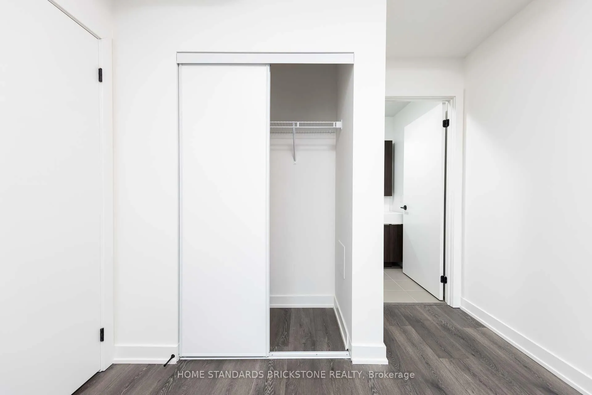 Photo 11 of Unit 1105, 117 Broadway Avenue, Toronto, Mount Pleasant West — HOMEH