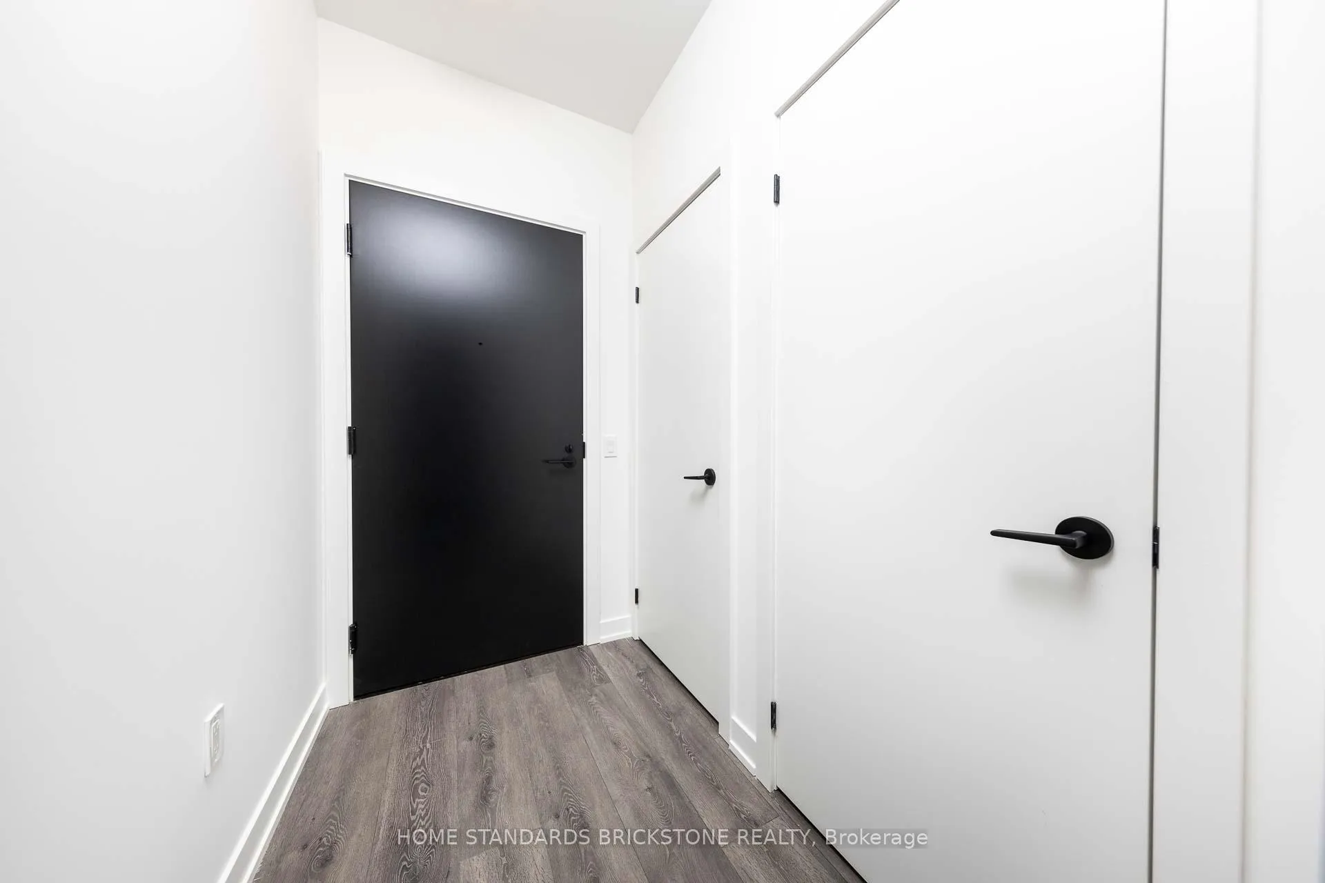 Photo 14 of Unit 1105, 117 Broadway Avenue, Toronto, Mount Pleasant West — HOMEH