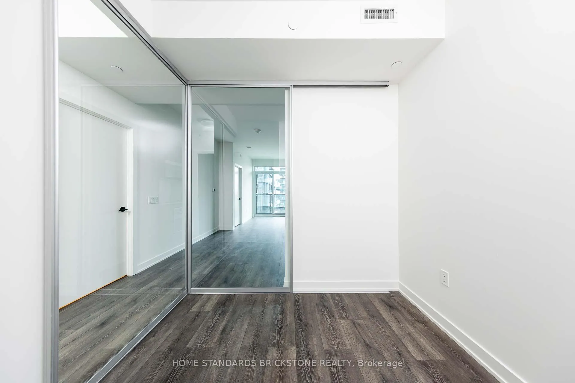 Photo 18 of Unit 1105, 117 Broadway Avenue, Toronto, Mount Pleasant West — HOMEH