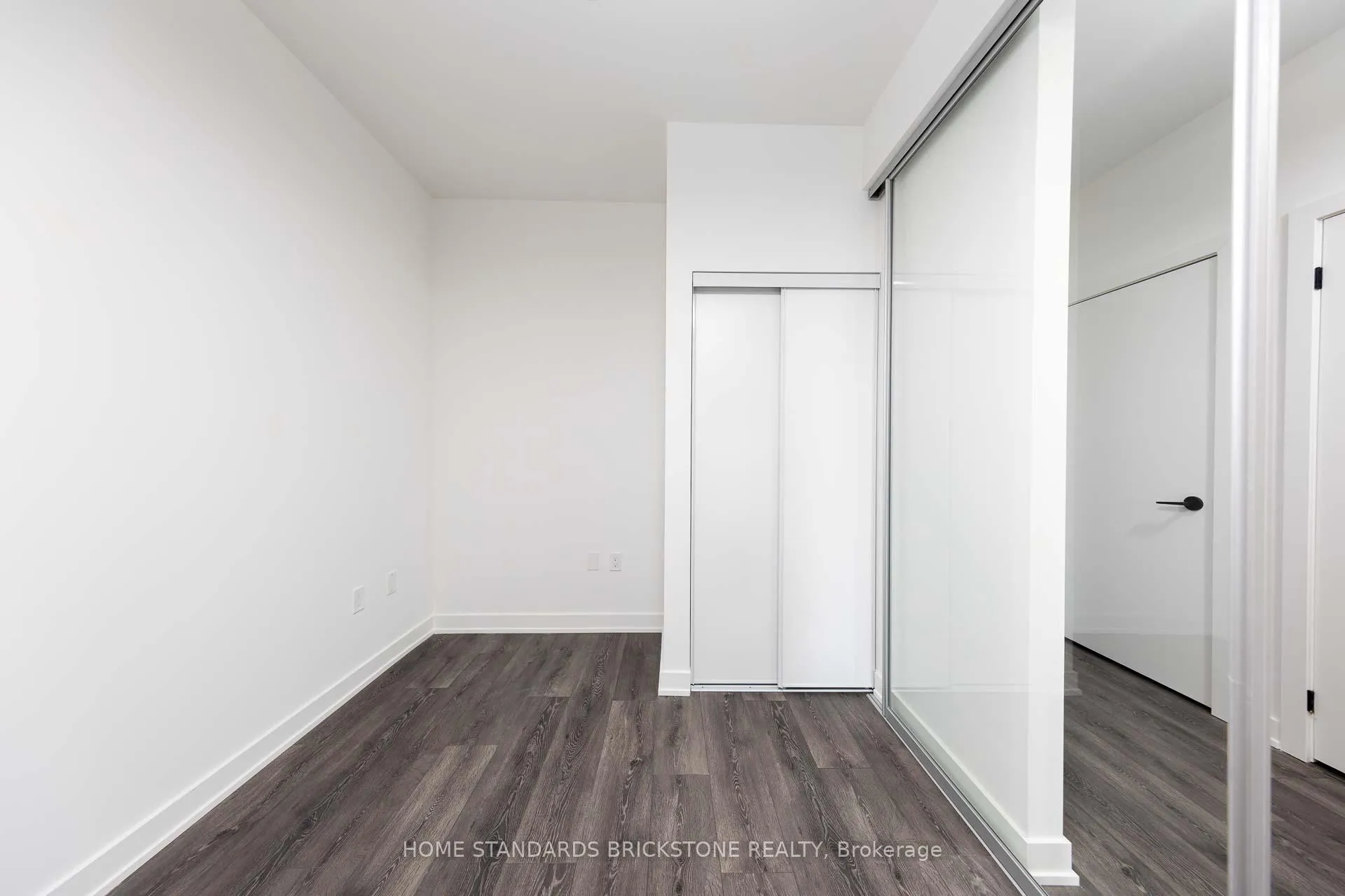 Photo 19 of Unit 1105, 117 Broadway Avenue, Toronto, Mount Pleasant West — HOMEH