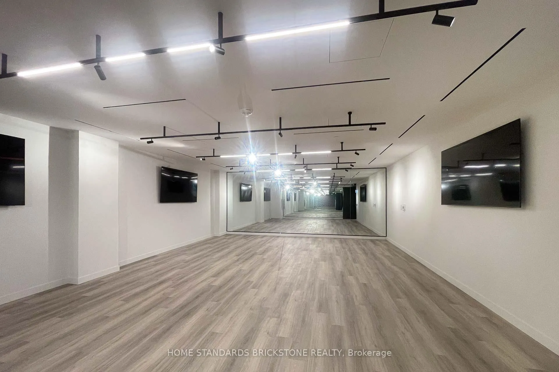 Photo 30 of Unit 1105, 117 Broadway Avenue, Toronto, Mount Pleasant West — HOMEH