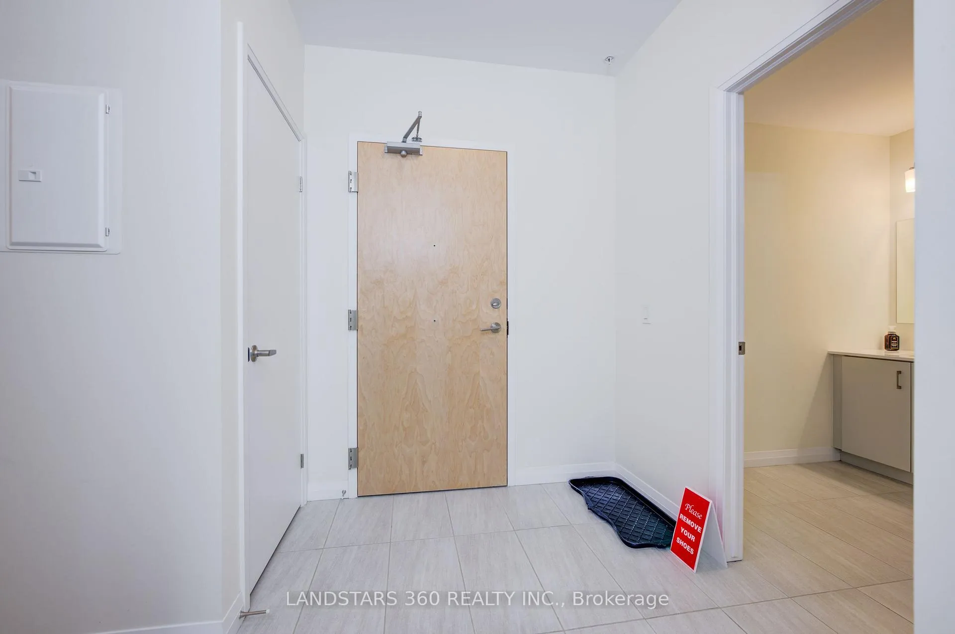 Photo 5 of Unit 1305, 104 Garment Street, Kitchener, City Commercial Core — HOMEH