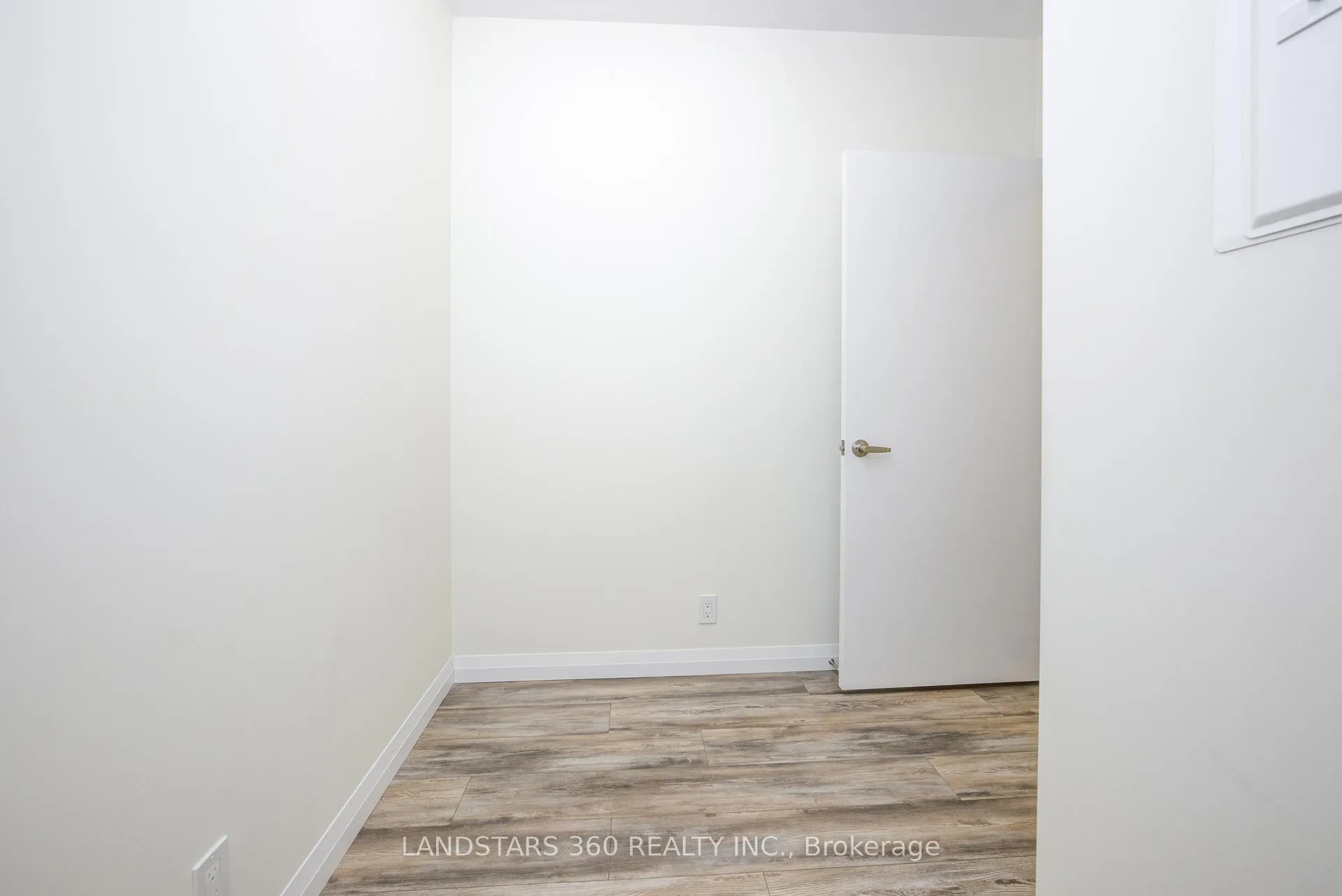 Photo 16 of Unit 1305, 104 Garment Street, Kitchener, City Commercial Core — HOMEH
