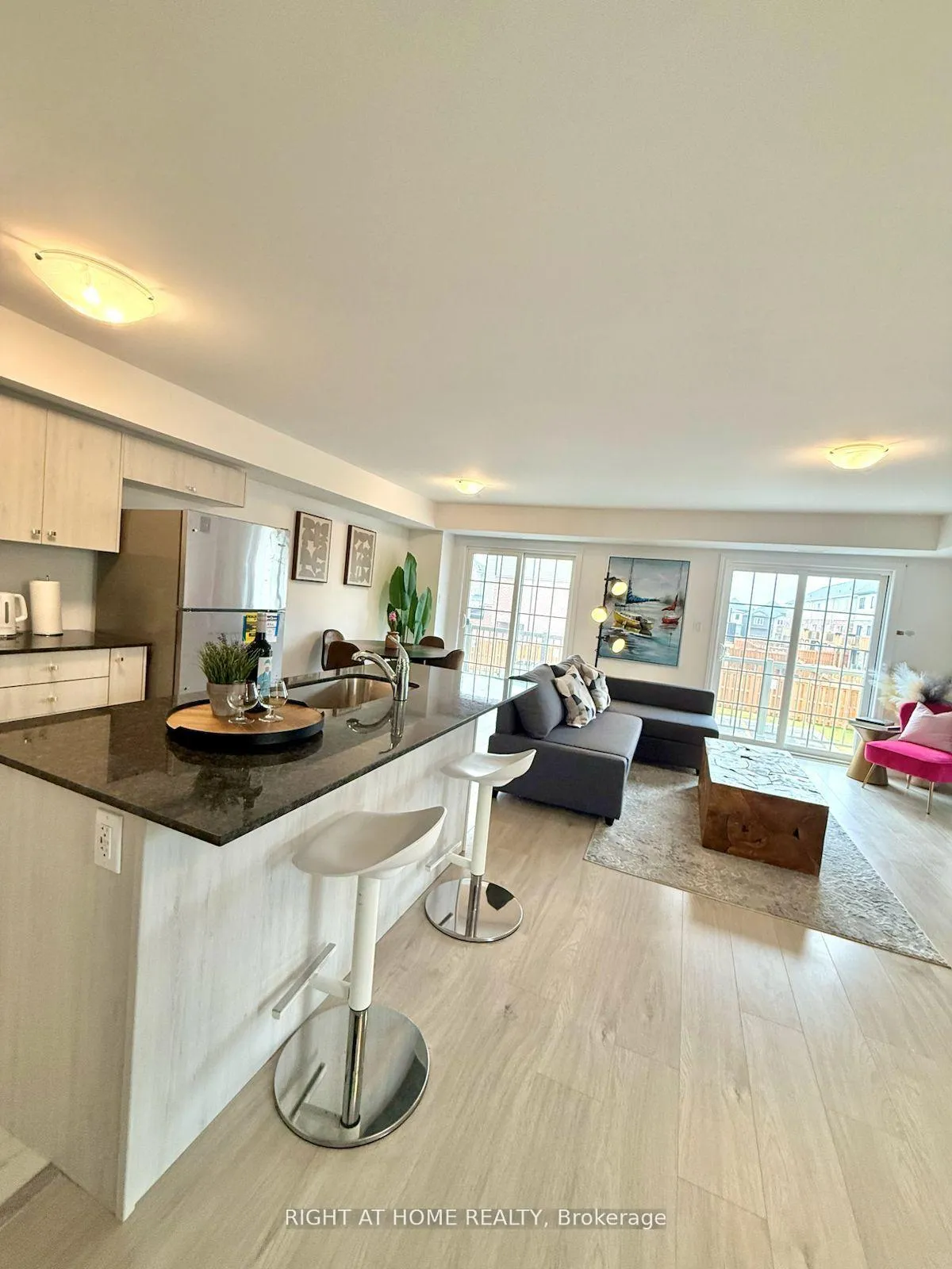 Photo 6 of Unit #2, 31 Pumpkin Corner Crescent, Barrie, Rural Barrie Southeast — HOMEH