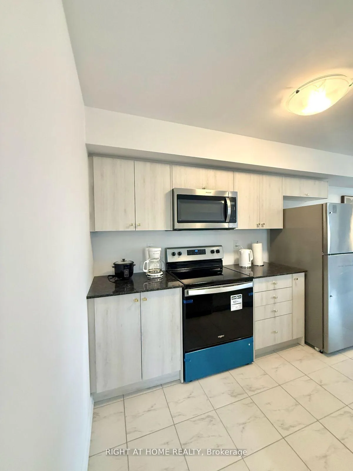 Photo 7 of Unit #2, 31 Pumpkin Corner Crescent, Barrie, Rural Barrie Southeast — HOMEH