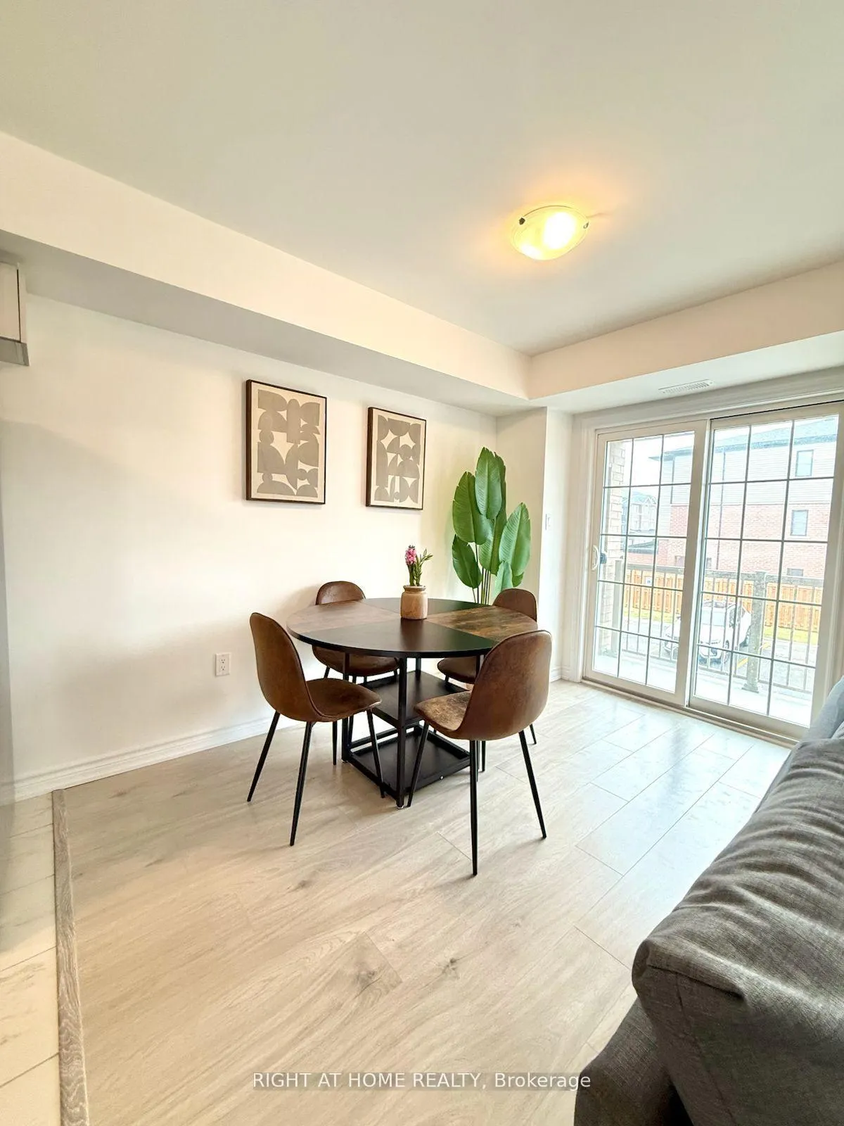 Photo 8 of Unit #2, 31 Pumpkin Corner Crescent, Barrie, Rural Barrie Southeast — HOMEH