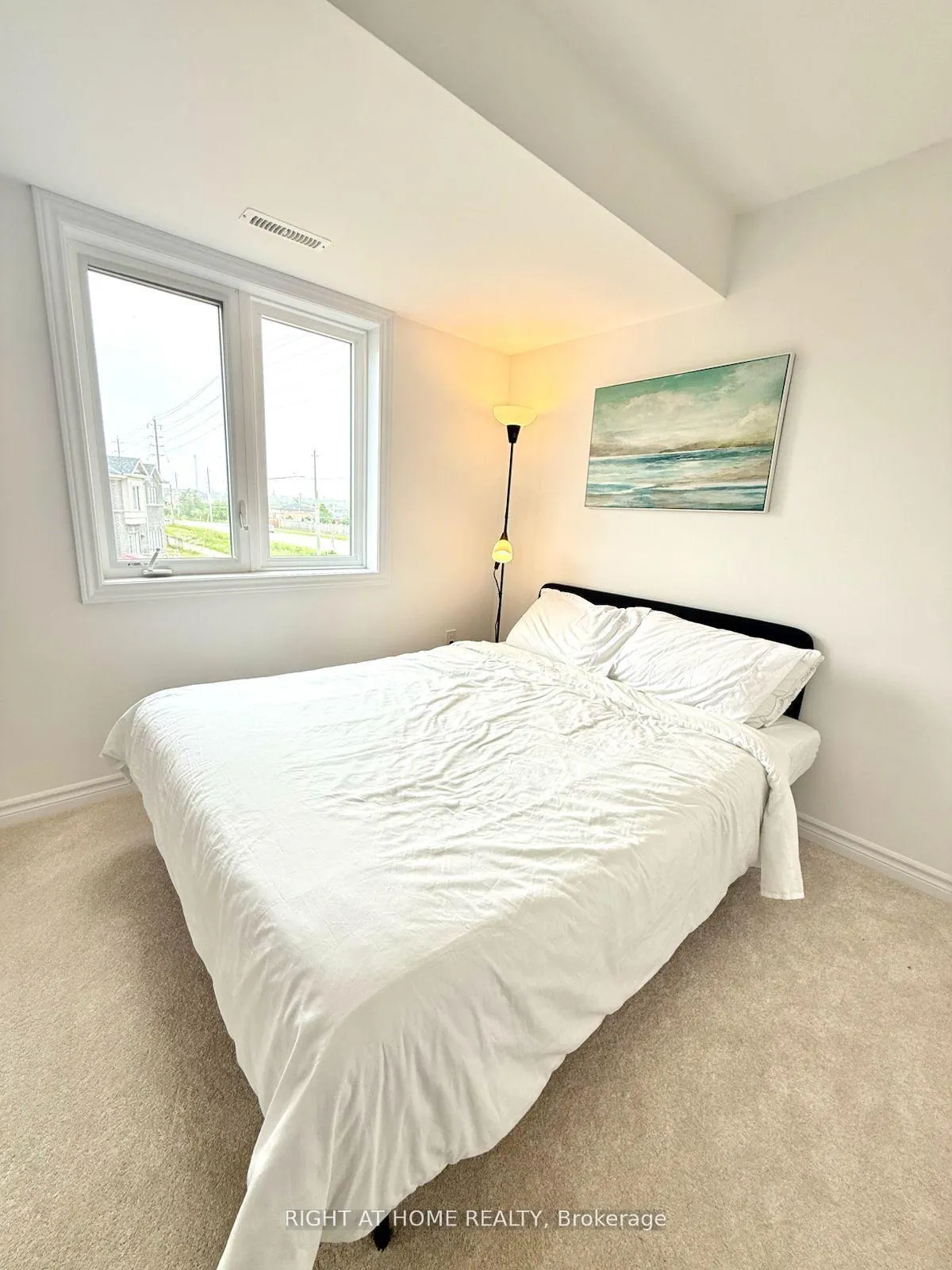 Photo 13 of Unit #2, 31 Pumpkin Corner Crescent, Barrie, Rural Barrie Southeast — HOMEH