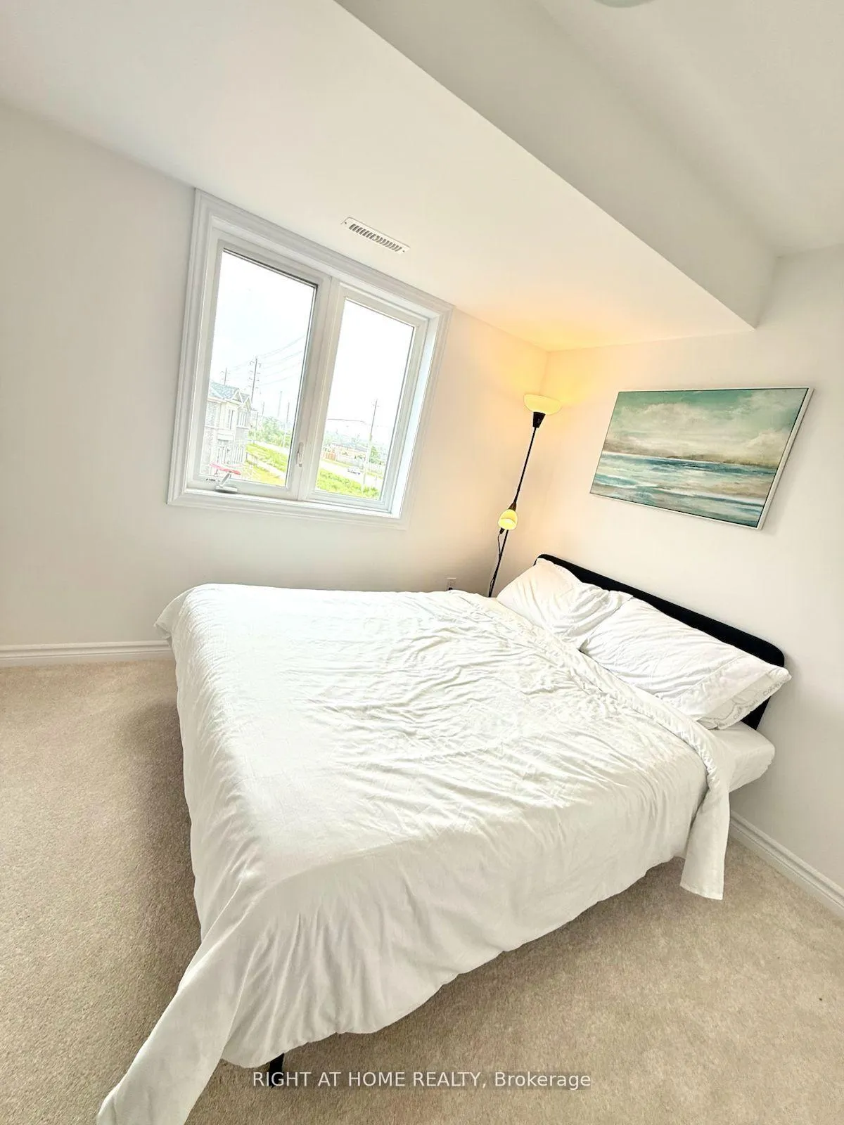 Photo 14 of Unit #2, 31 Pumpkin Corner Crescent, Barrie, Rural Barrie Southeast — HOMEH