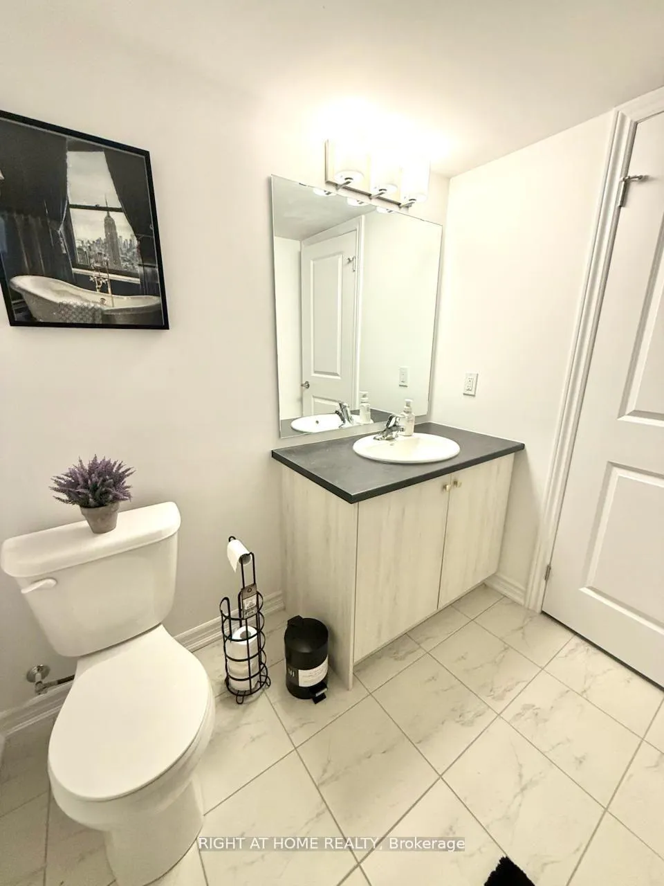 Photo 17 of Unit #2, 31 Pumpkin Corner Crescent, Barrie, Rural Barrie Southeast — HOMEH