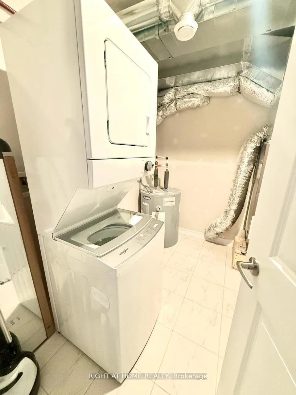 Photo 18 of Unit #2, 31 Pumpkin Corner Crescent, Barrie, Rural Barrie Southeast — HOMEH