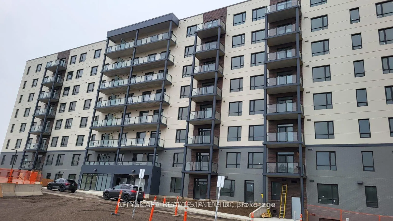 Front of Unit 411A, 1098 Paisley Road