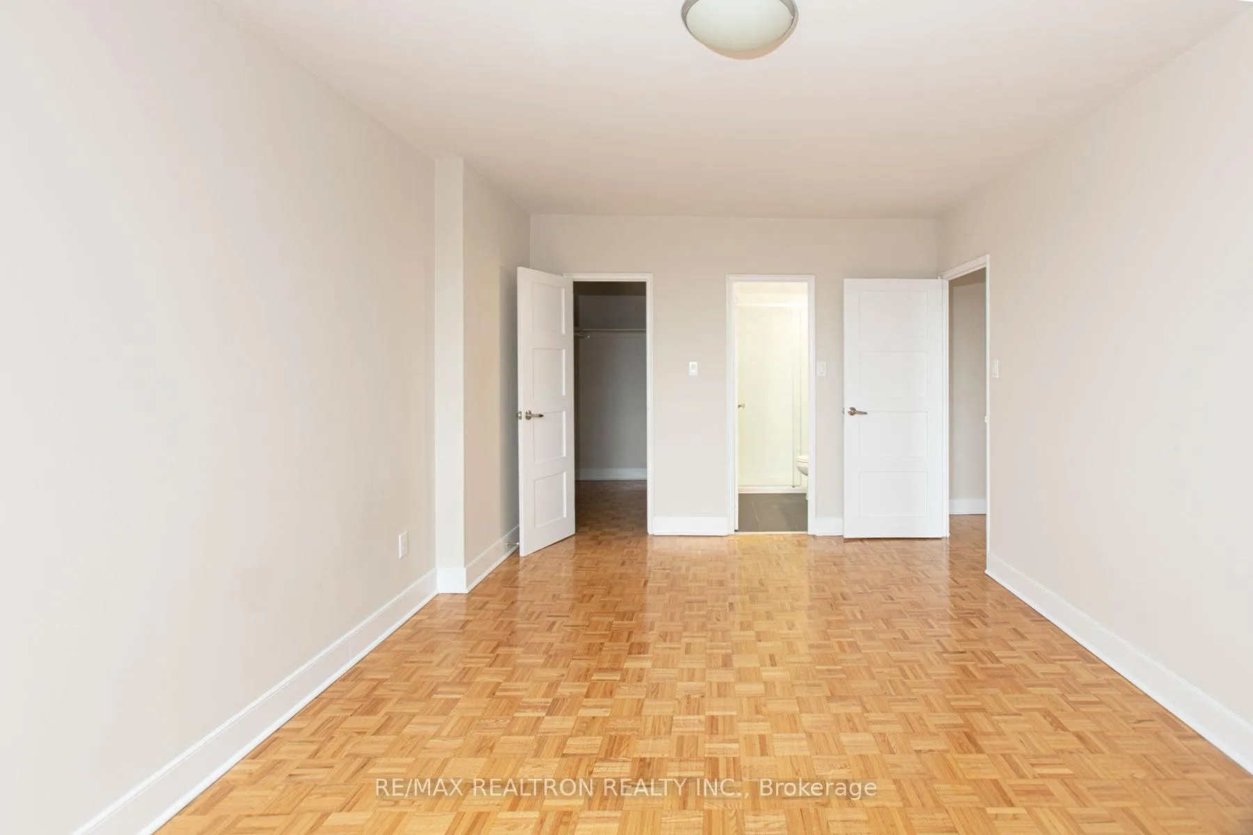 Photo 5 of Unit 808, 10 Shallmar Boulevard, Toronto, Forest Hill North — HOMEH