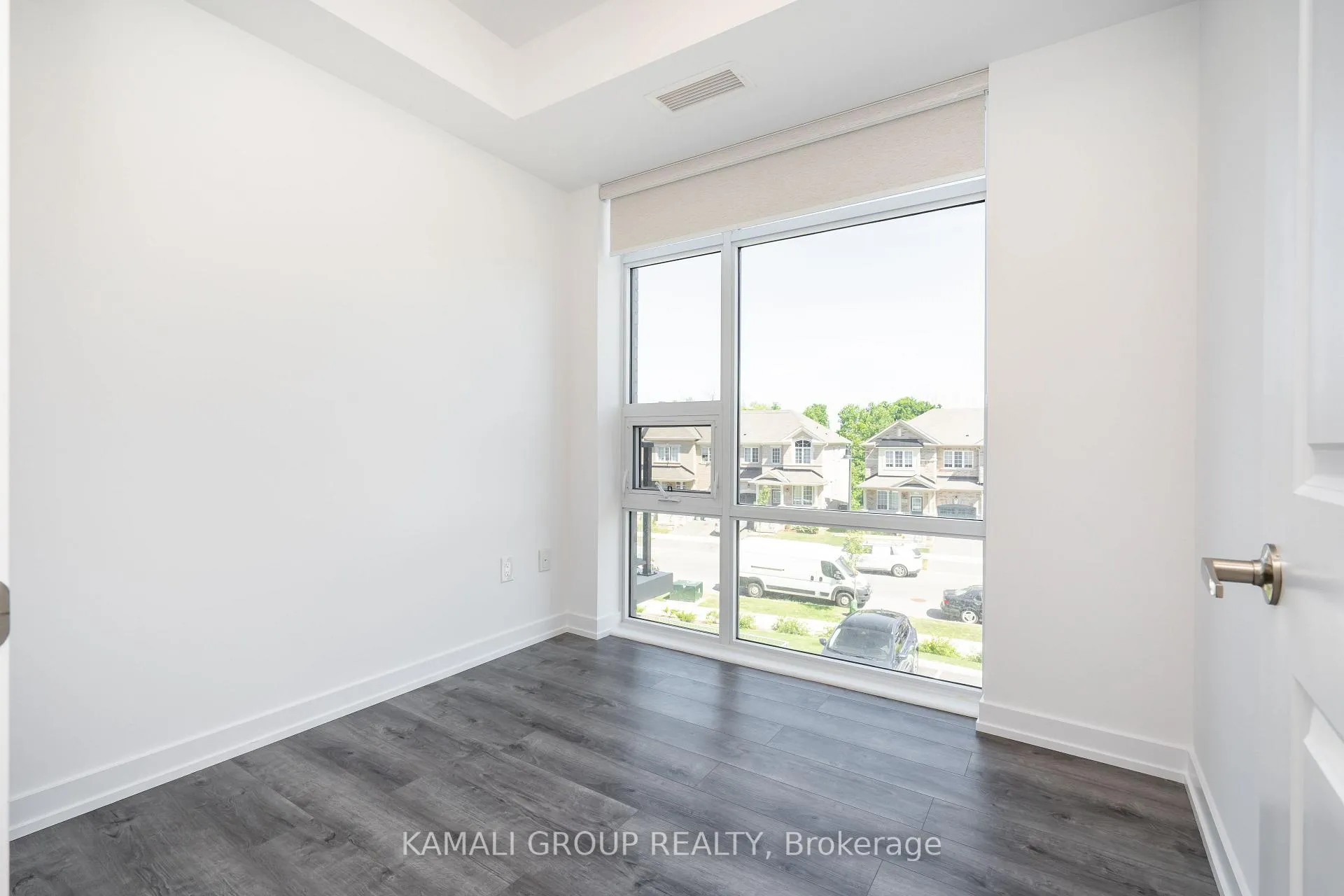 Photo 3 of Unit 221, 470 Dundas Street E, Hamilton, Waterdown — HOMEH