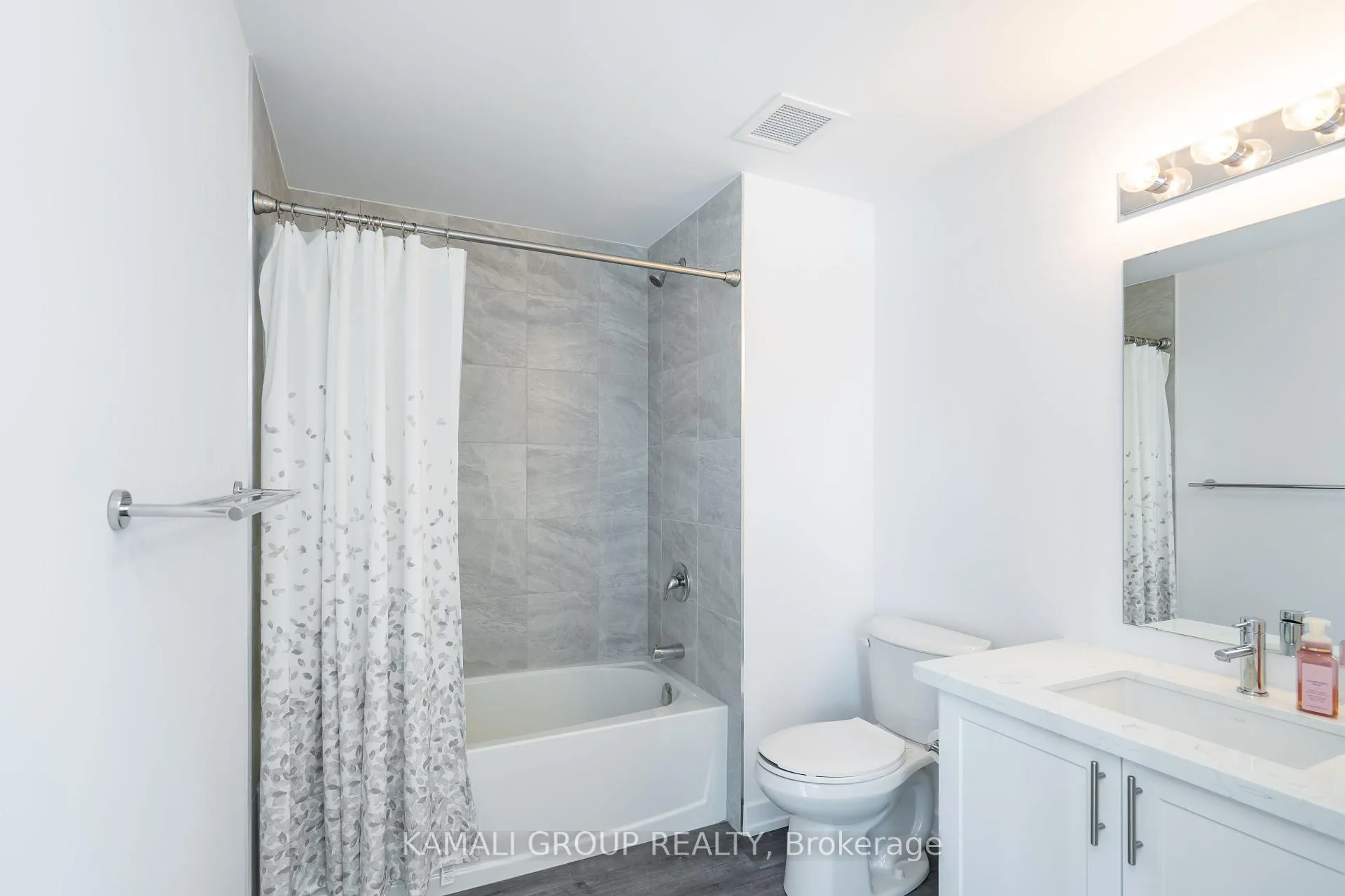 Photo 10 of Unit 221, 470 Dundas Street E, Hamilton, Waterdown — HOMEH