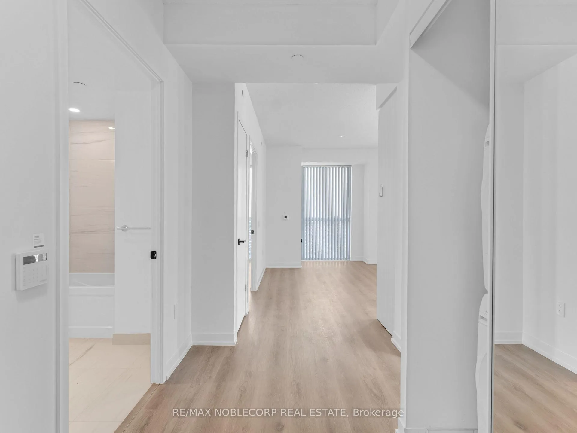 Photo 6 of Unit 5012, 225 Commerce Street, Vaughan, Vaughan Corporate Centre — HOMEH