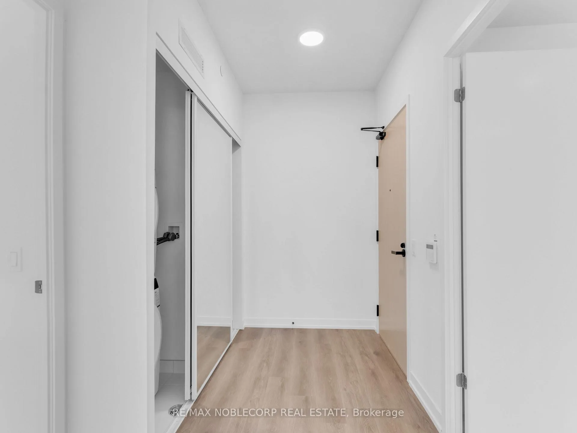 Photo 7 of Unit 5012, 225 Commerce Street, Vaughan, Vaughan Corporate Centre — HOMEH