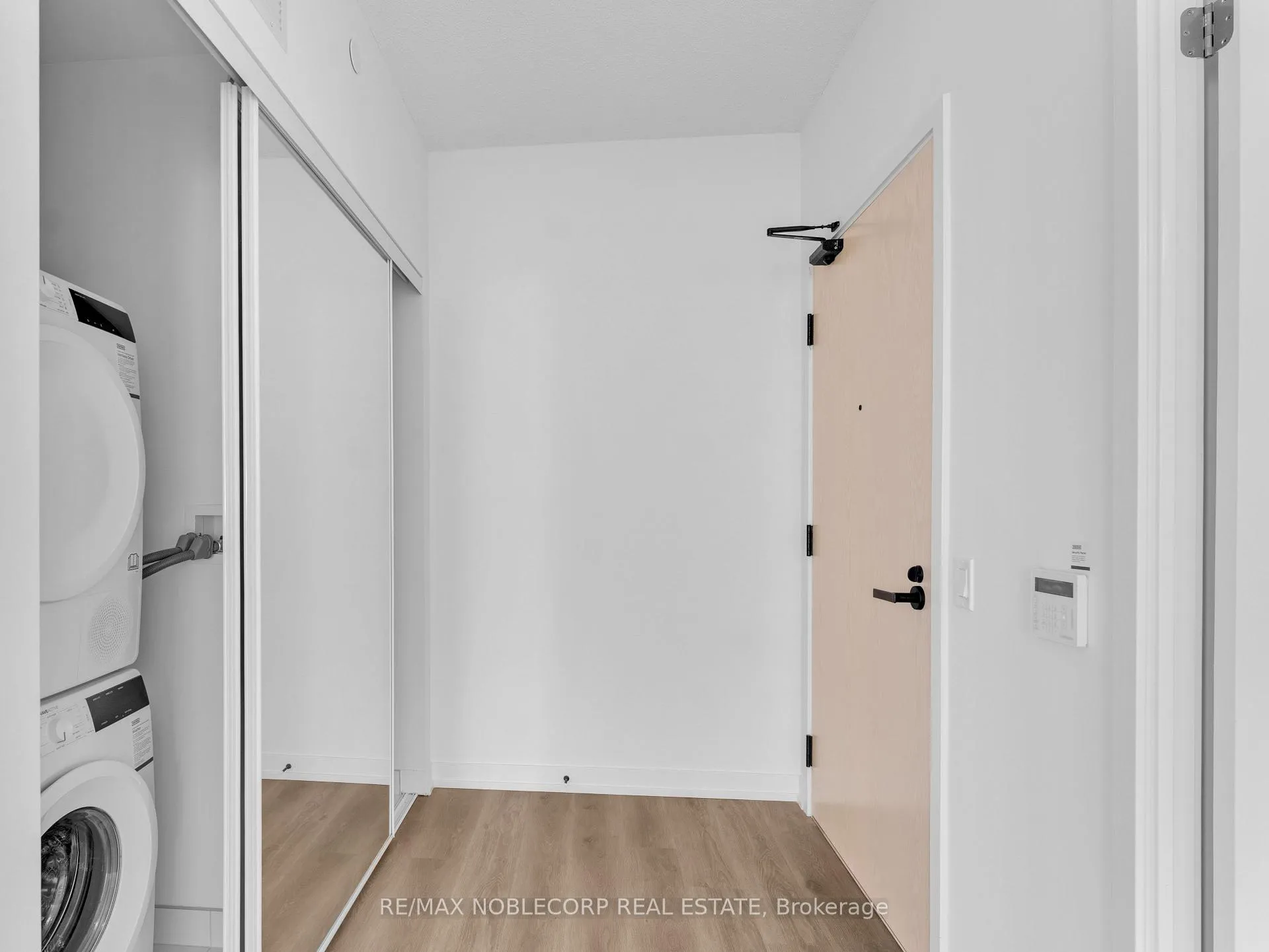 Photo 8 of Unit 5012, 225 Commerce Street, Vaughan, Vaughan Corporate Centre — HOMEH