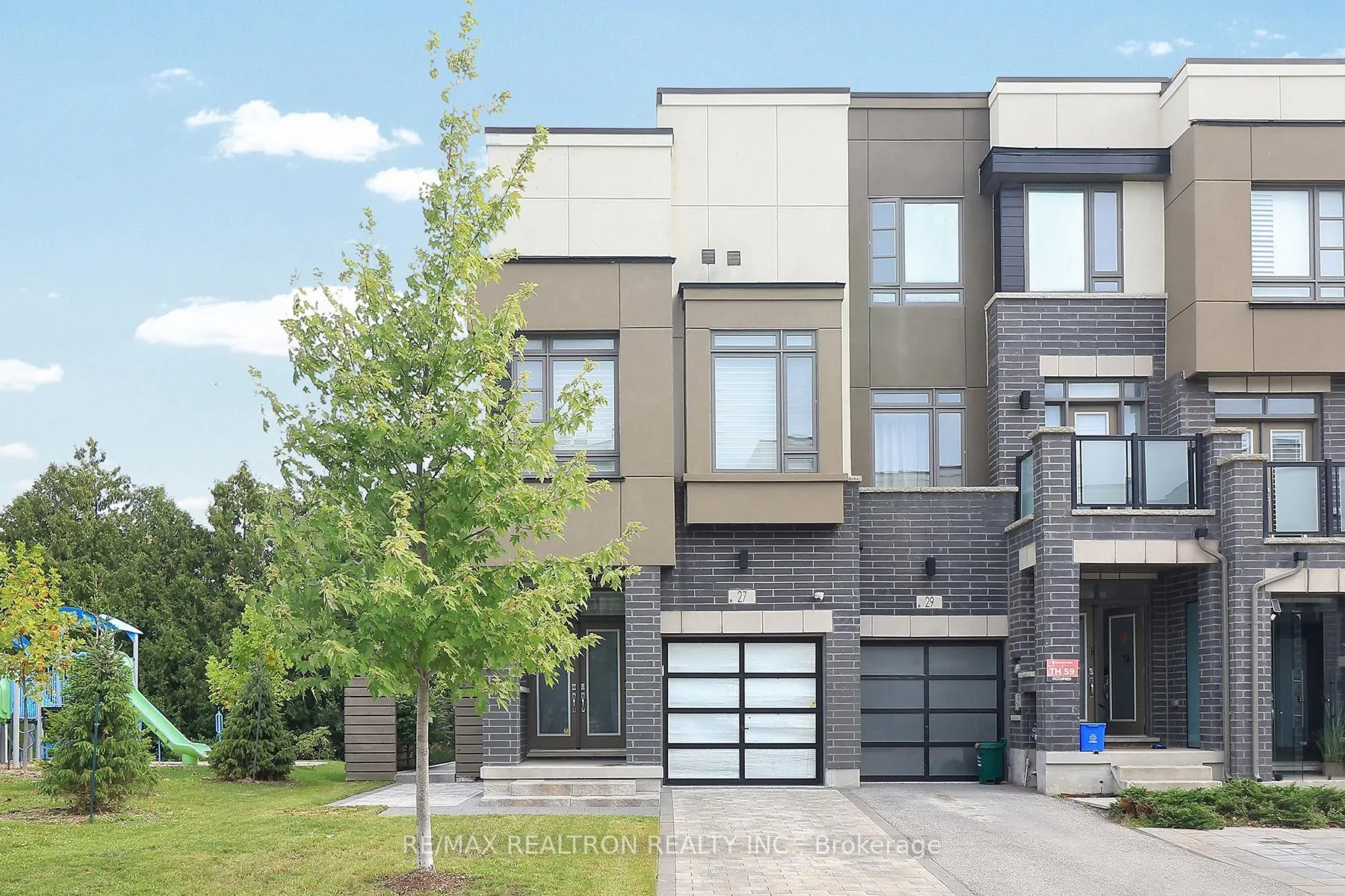 Photo 2 of 27 Harold Lawrie Lane, Markham, Thornhill — HOMEH