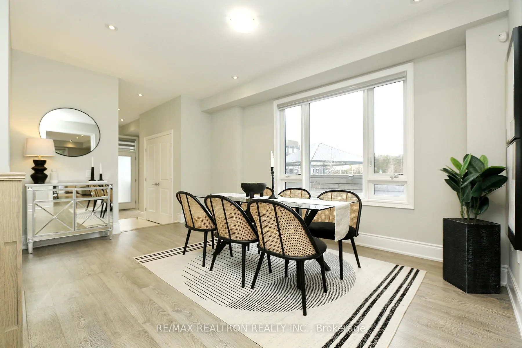 Photo 6 of 27 Harold Lawrie Lane, Markham, Thornhill — HOMEH