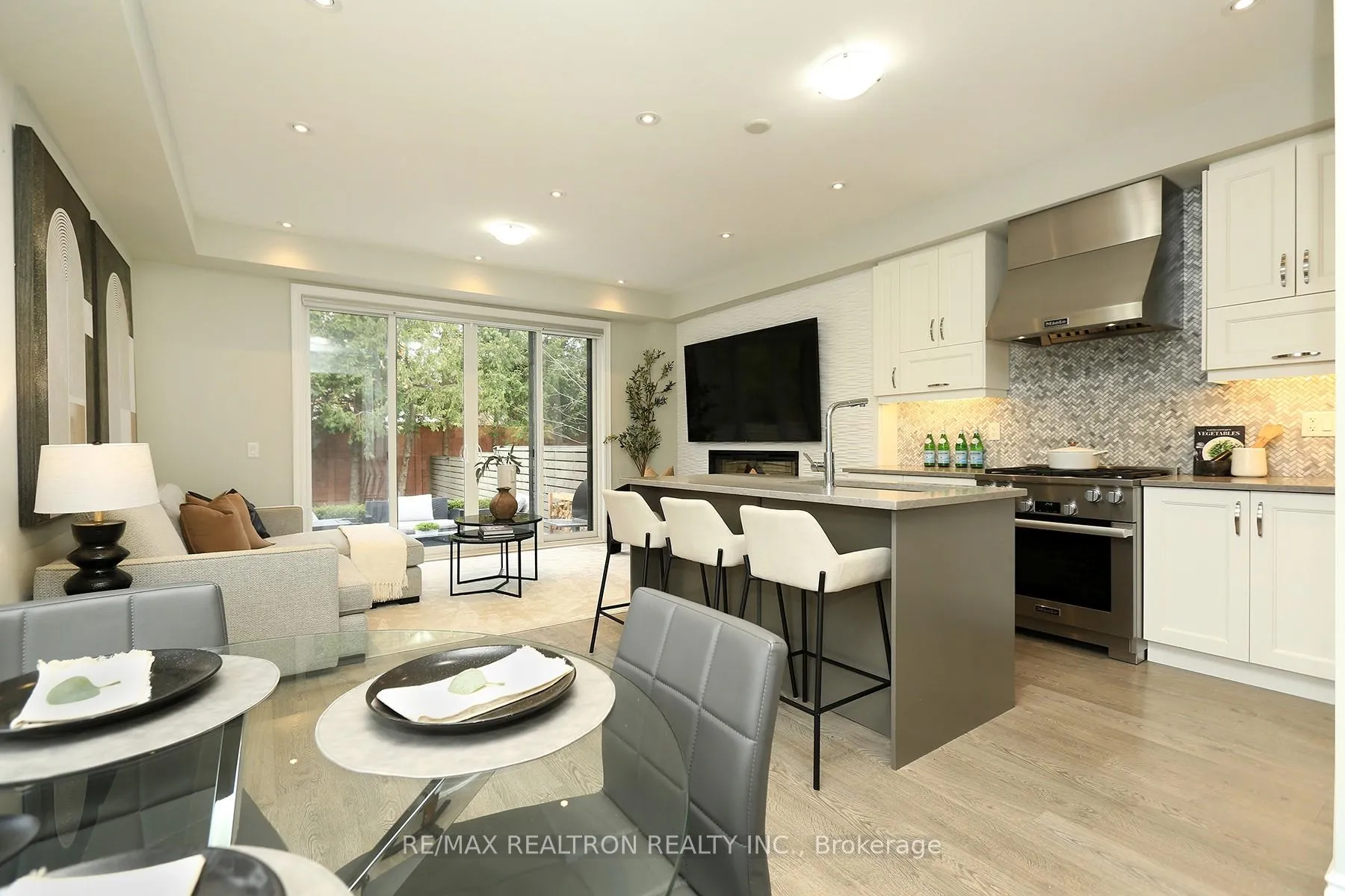 Photo 8 of 27 Harold Lawrie Lane, Markham, Thornhill — HOMEH