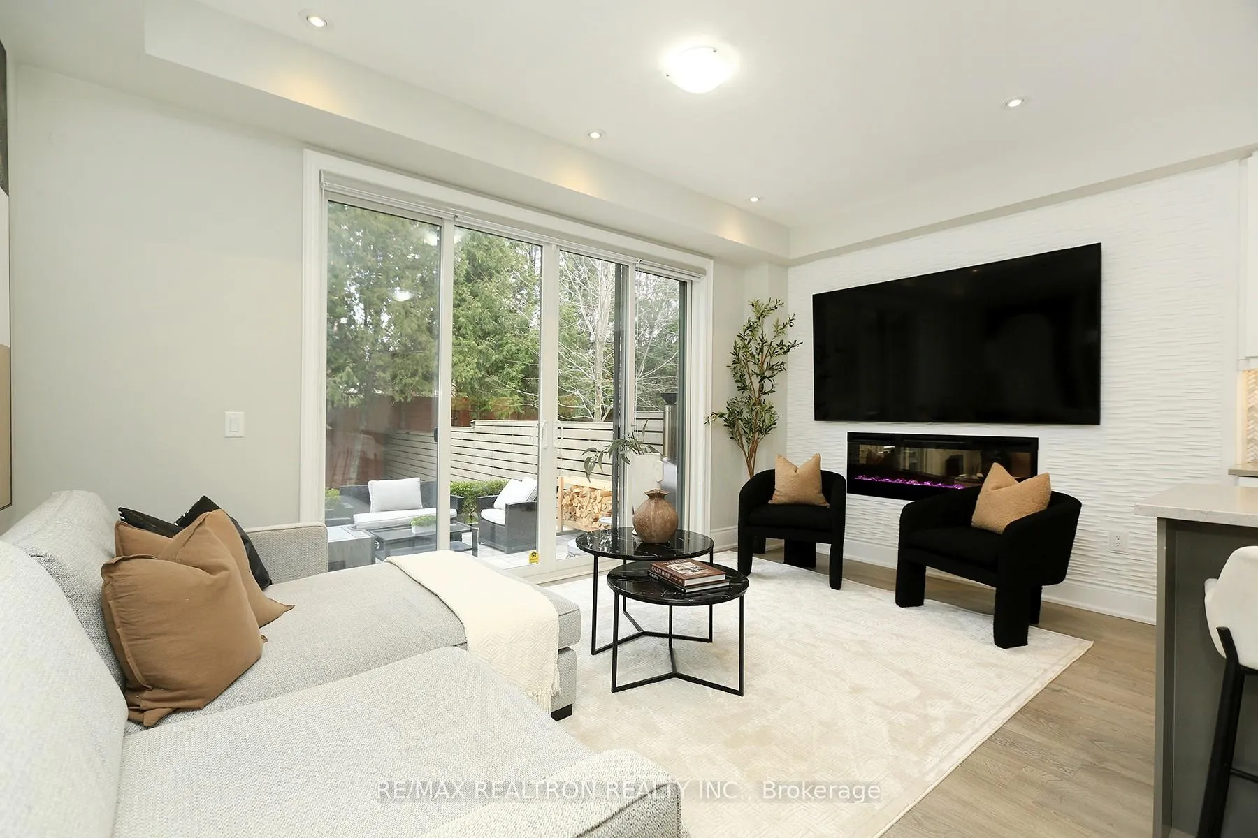Photo 12 of 27 Harold Lawrie Lane, Markham, Thornhill — HOMEH