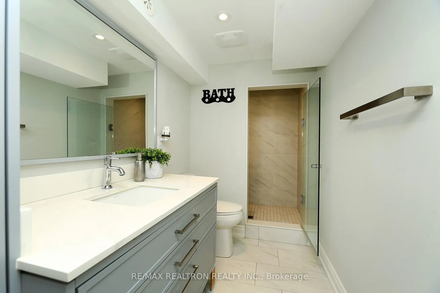 Photo 16 of 27 Harold Lawrie Lane, Markham, Thornhill — HOMEH