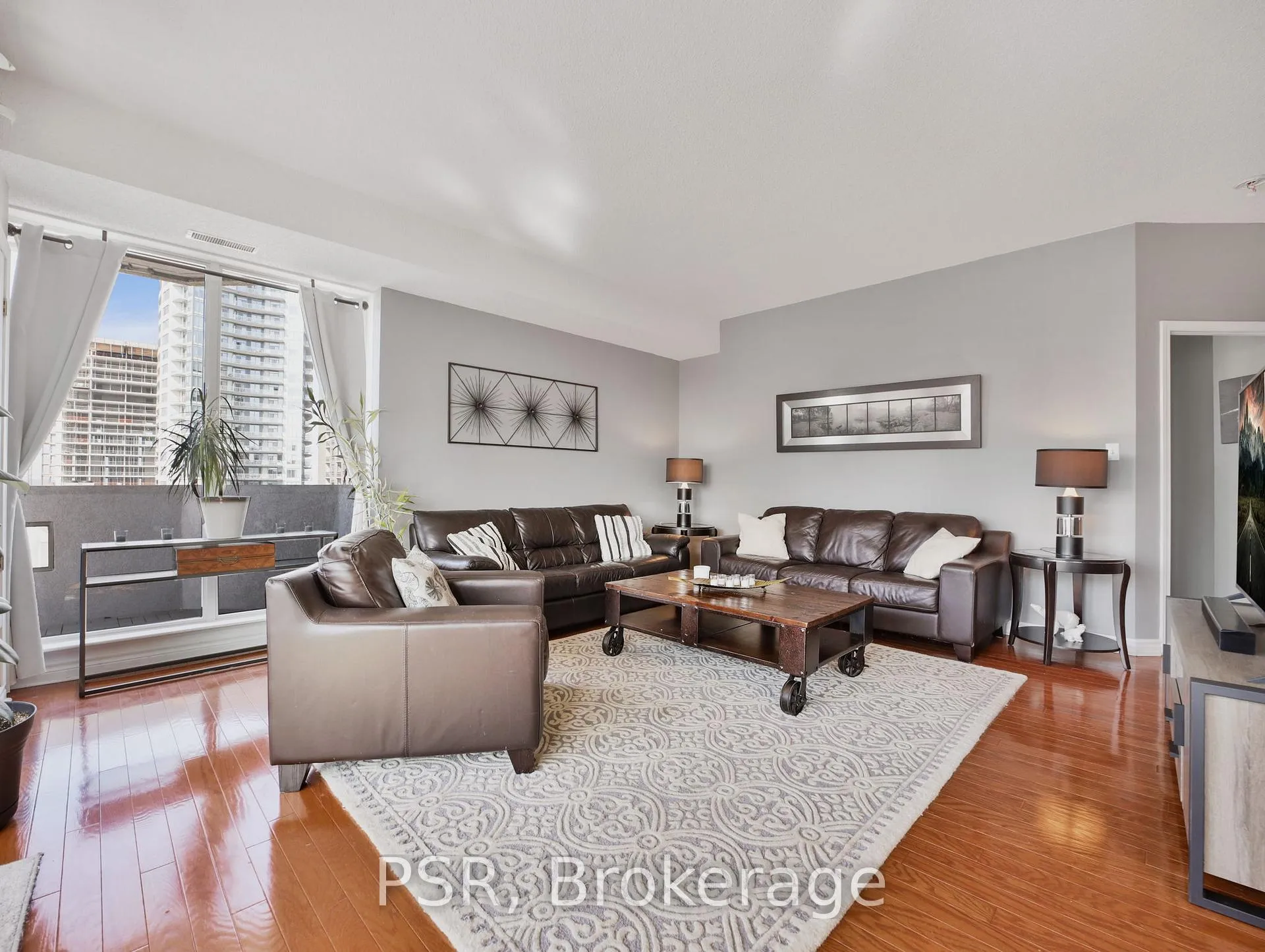Photo 5 of Unit 17D, 67 Caroline Street S, Hamilton, Durand — HOMEH