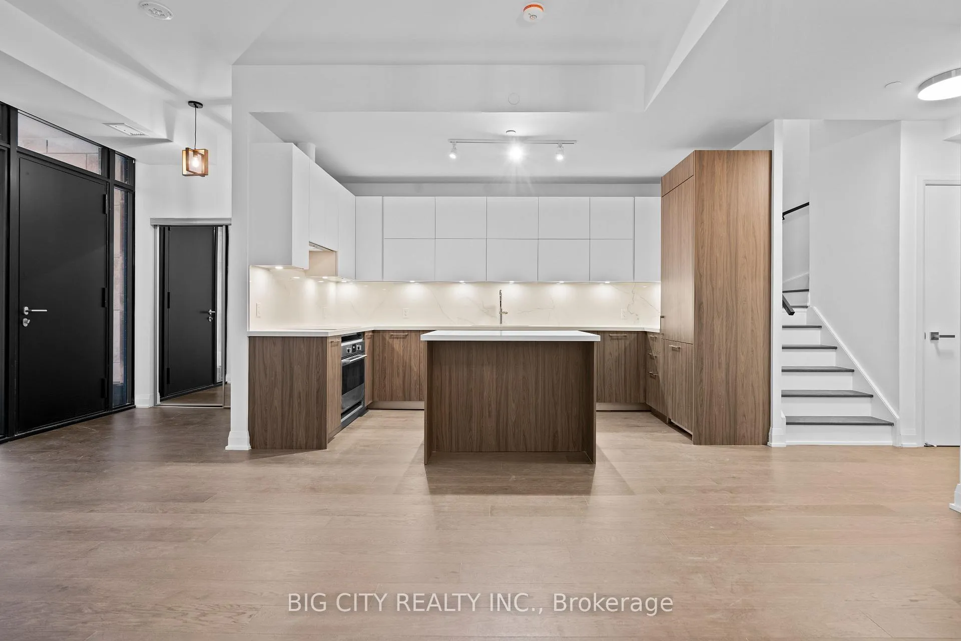 Photo 6 of Unit TH04, 33 Frederick Todd Way, Toronto, Thorncliffe Park — HOMEH