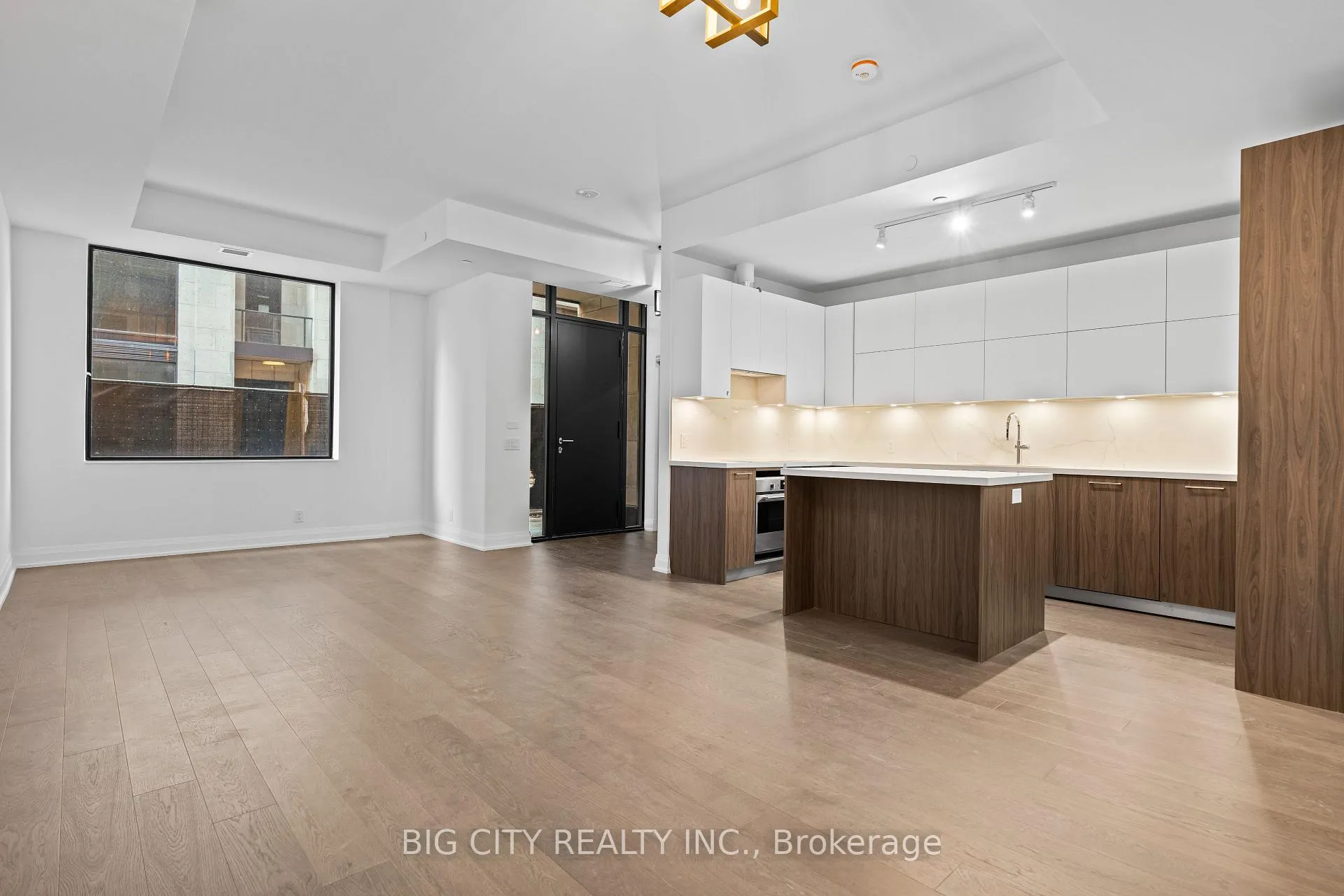 Photo 7 of Unit TH04, 33 Frederick Todd Way, Toronto, Thorncliffe Park — HOMEH