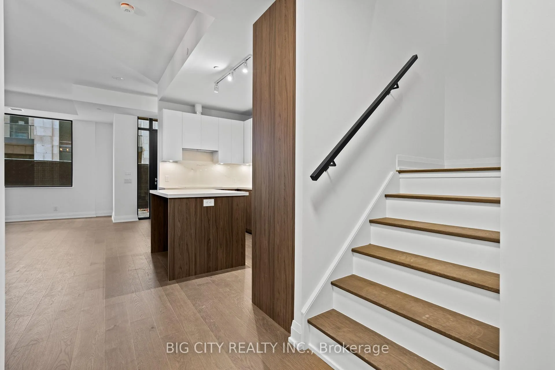 Photo 13 of Unit TH04, 33 Frederick Todd Way, Toronto, Thorncliffe Park — HOMEH
