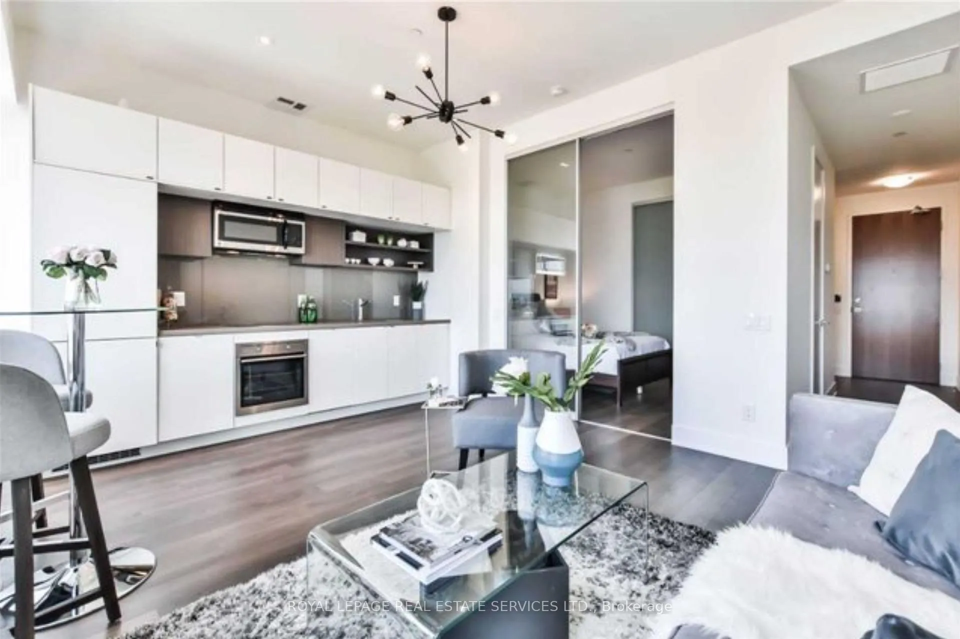 Photo 2 of Unit 1522, 111 St Clair Avenue W, Toronto, Yonge-St. Clair — HOMEH
