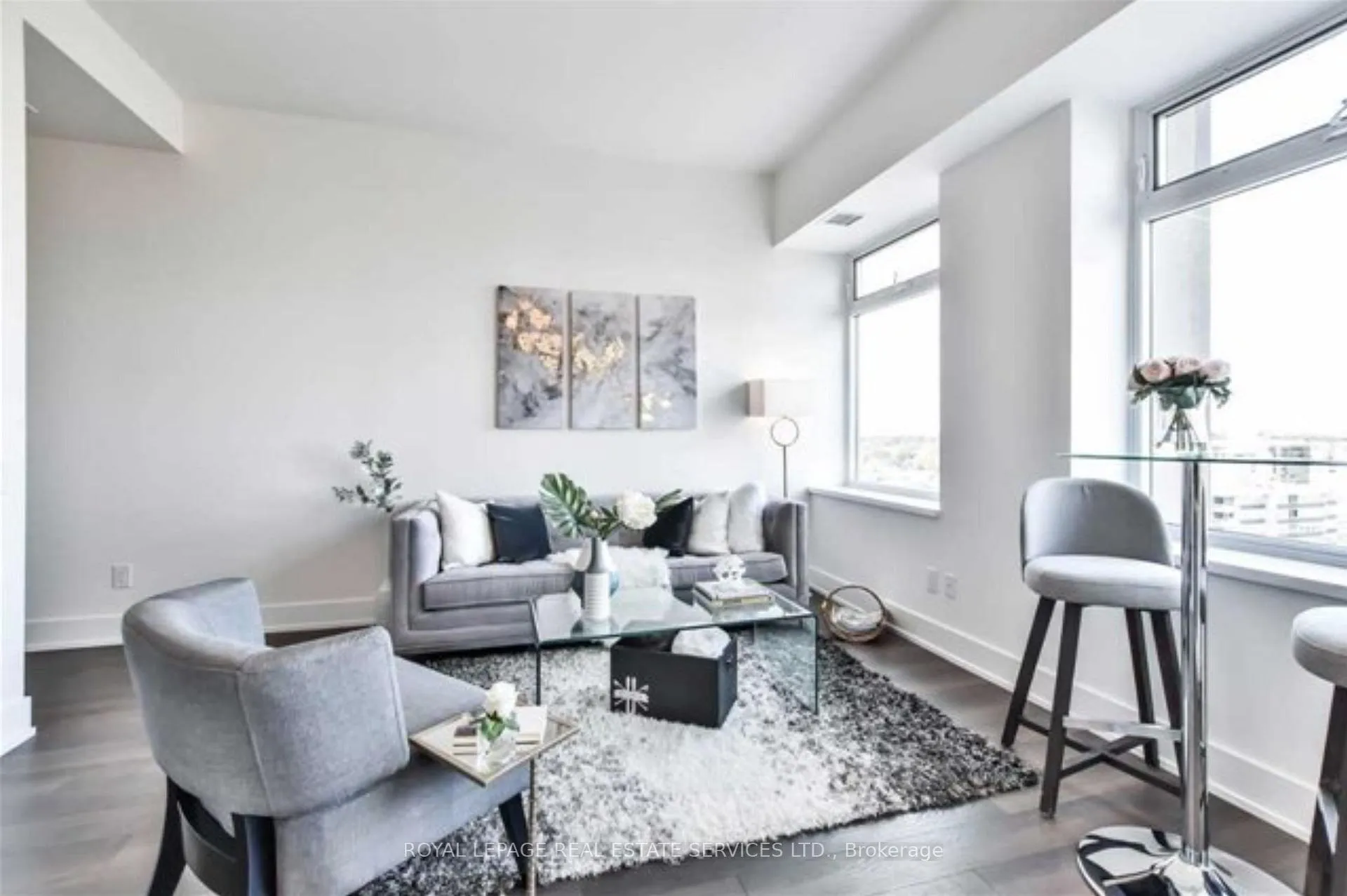 Photo 4 of Unit 1522, 111 St Clair Avenue W, Toronto, Yonge-St. Clair — HOMEH