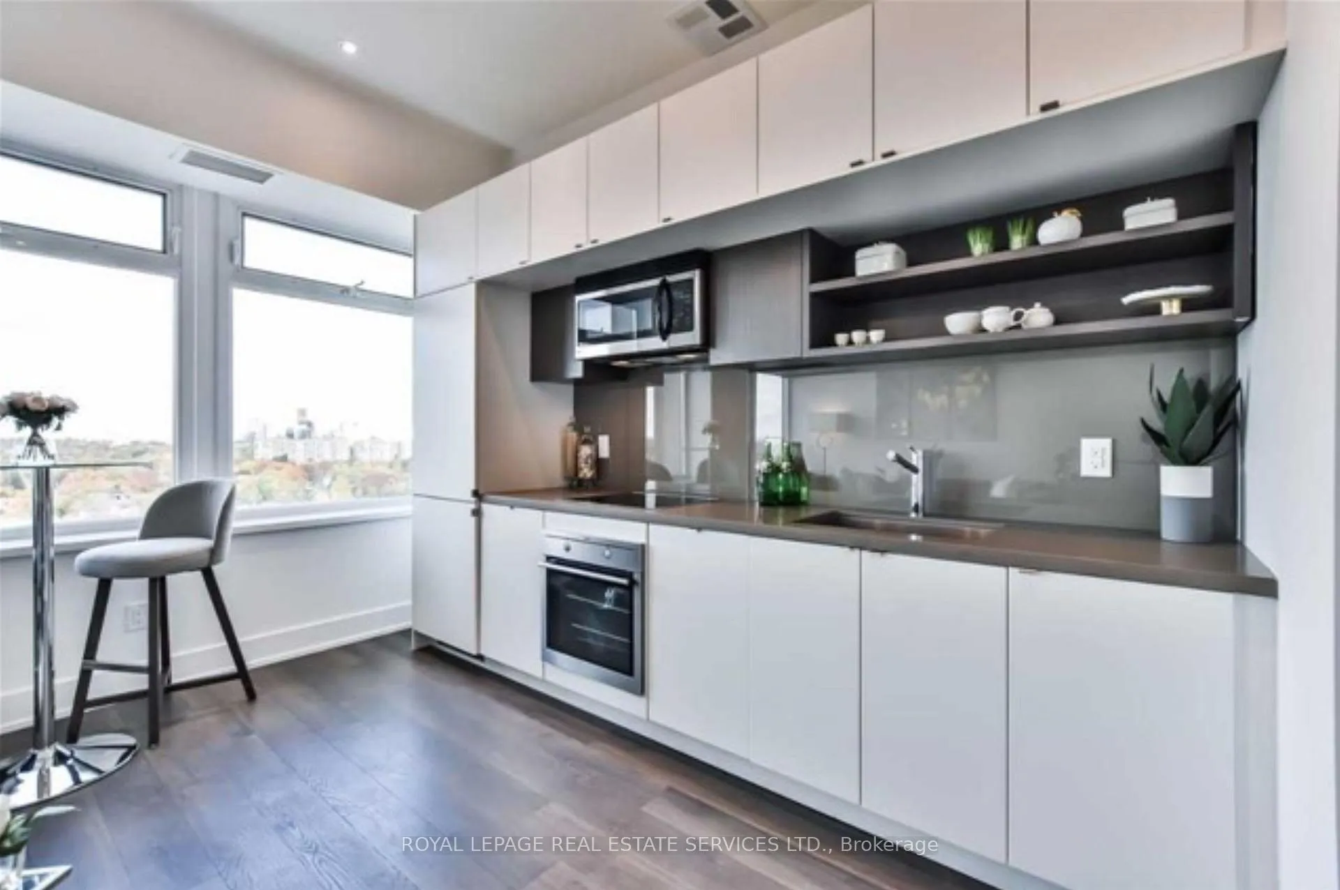 Photo 5 of Unit 1522, 111 St Clair Avenue W, Toronto, Yonge-St. Clair — HOMEH