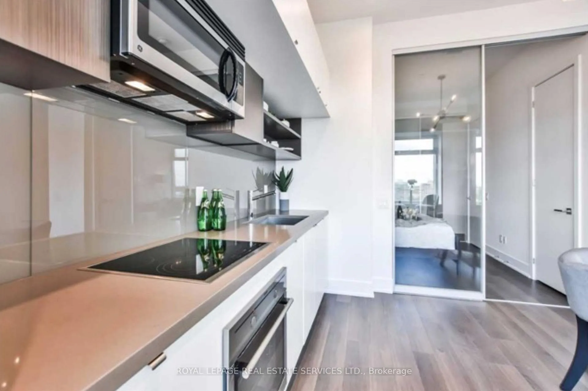 Photo 6 of Unit 1522, 111 St Clair Avenue W, Toronto, Yonge-St. Clair — HOMEH