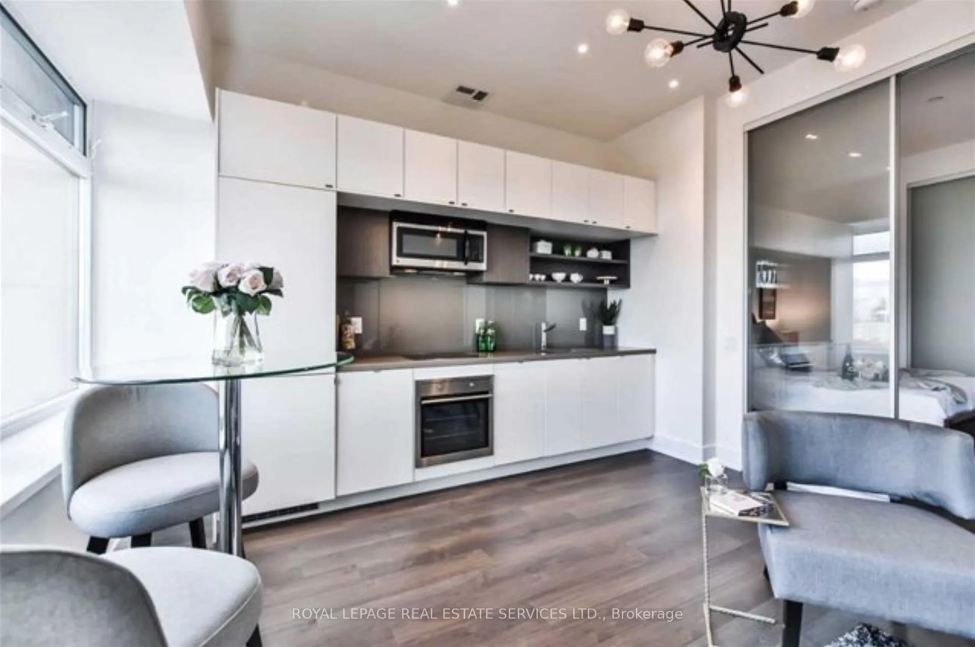Photo 14 of Unit 1522, 111 St Clair Avenue W, Toronto, Yonge-St. Clair — HOMEH