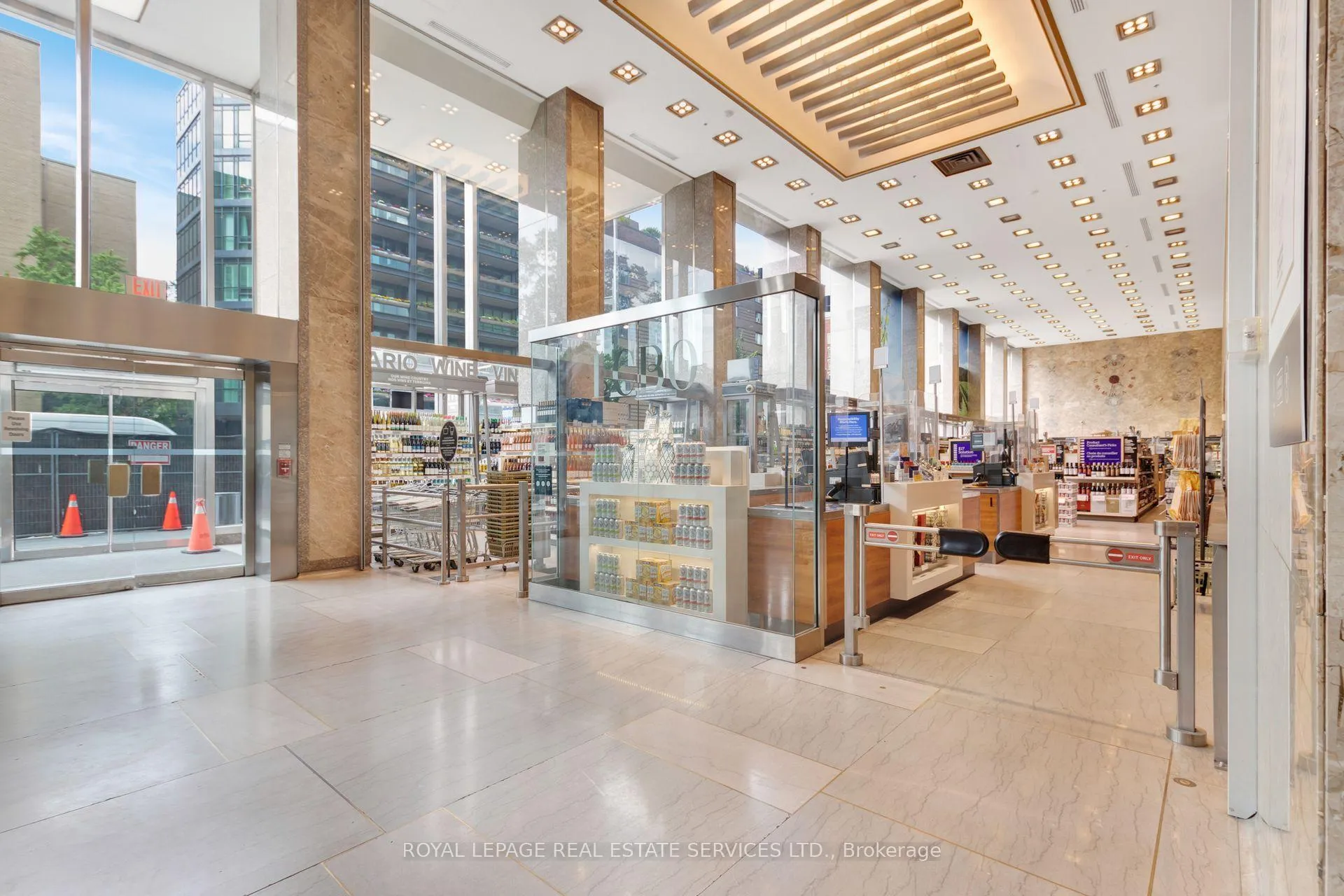 Photo 29 of Unit 1522, 111 St Clair Avenue W, Toronto, Yonge-St. Clair — HOMEH