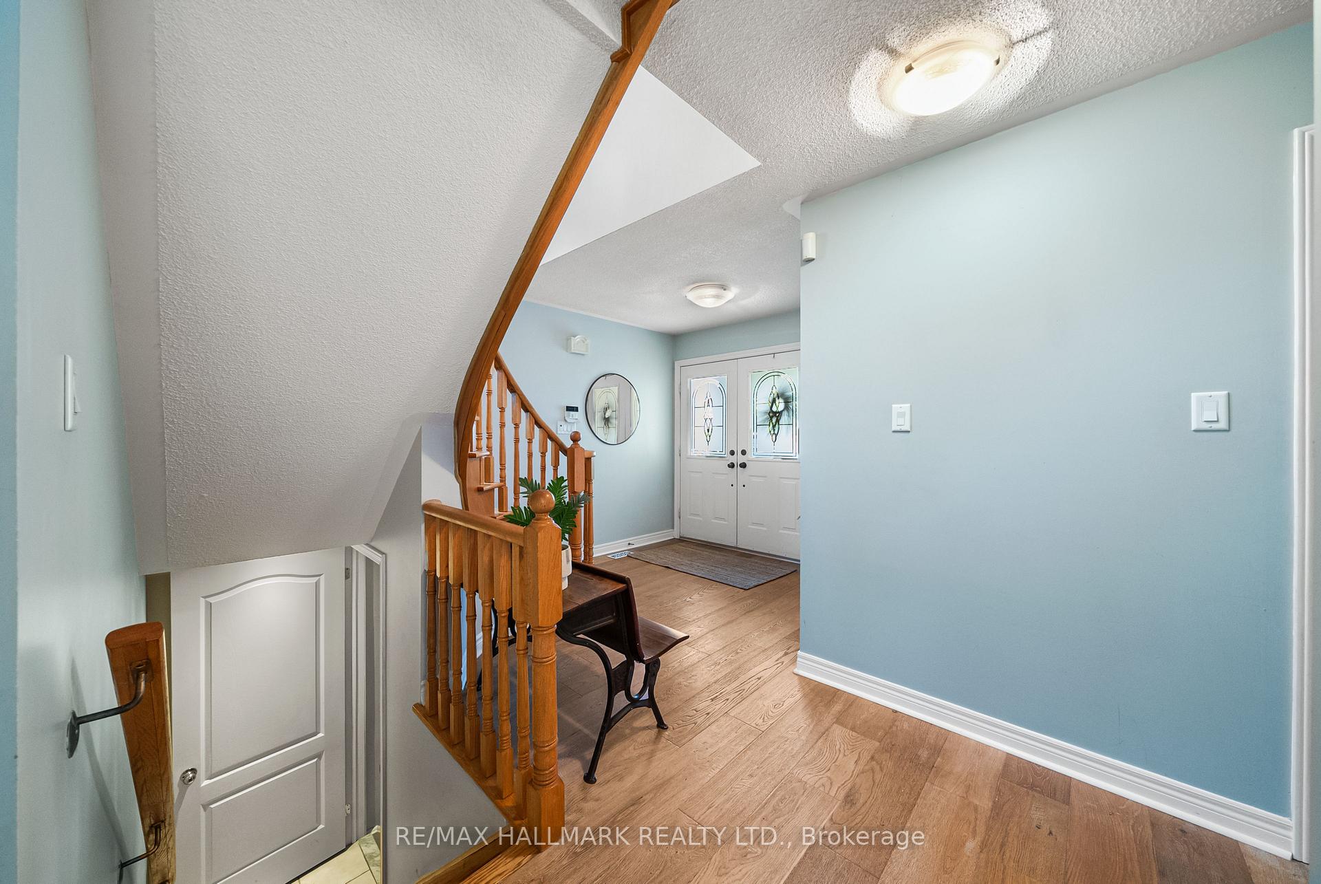 Photo 6 of 45 Terrastone Court, Caledon, Bolton West — HOMEH