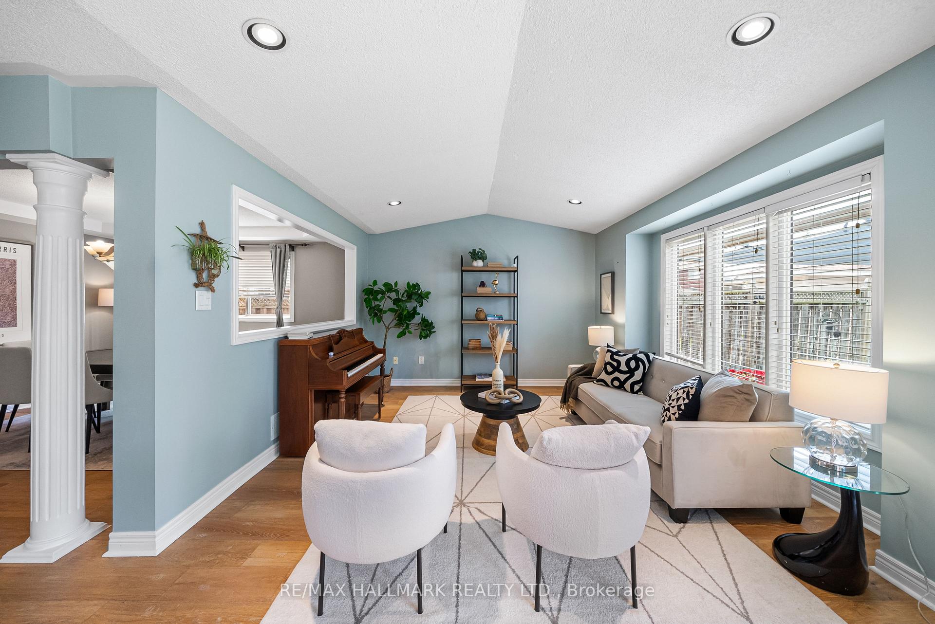 Photo 15 of 45 Terrastone Court, Caledon, Bolton West — HOMEH