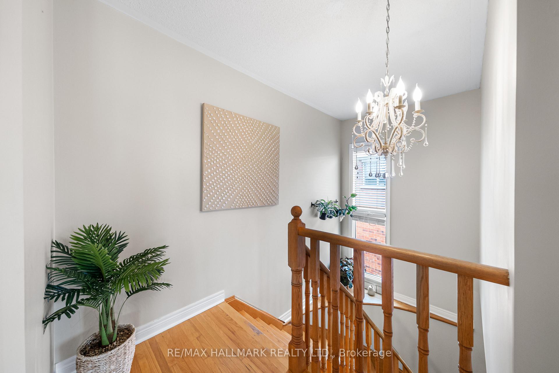 Photo 19 of 45 Terrastone Court, Caledon, Bolton West — HOMEH