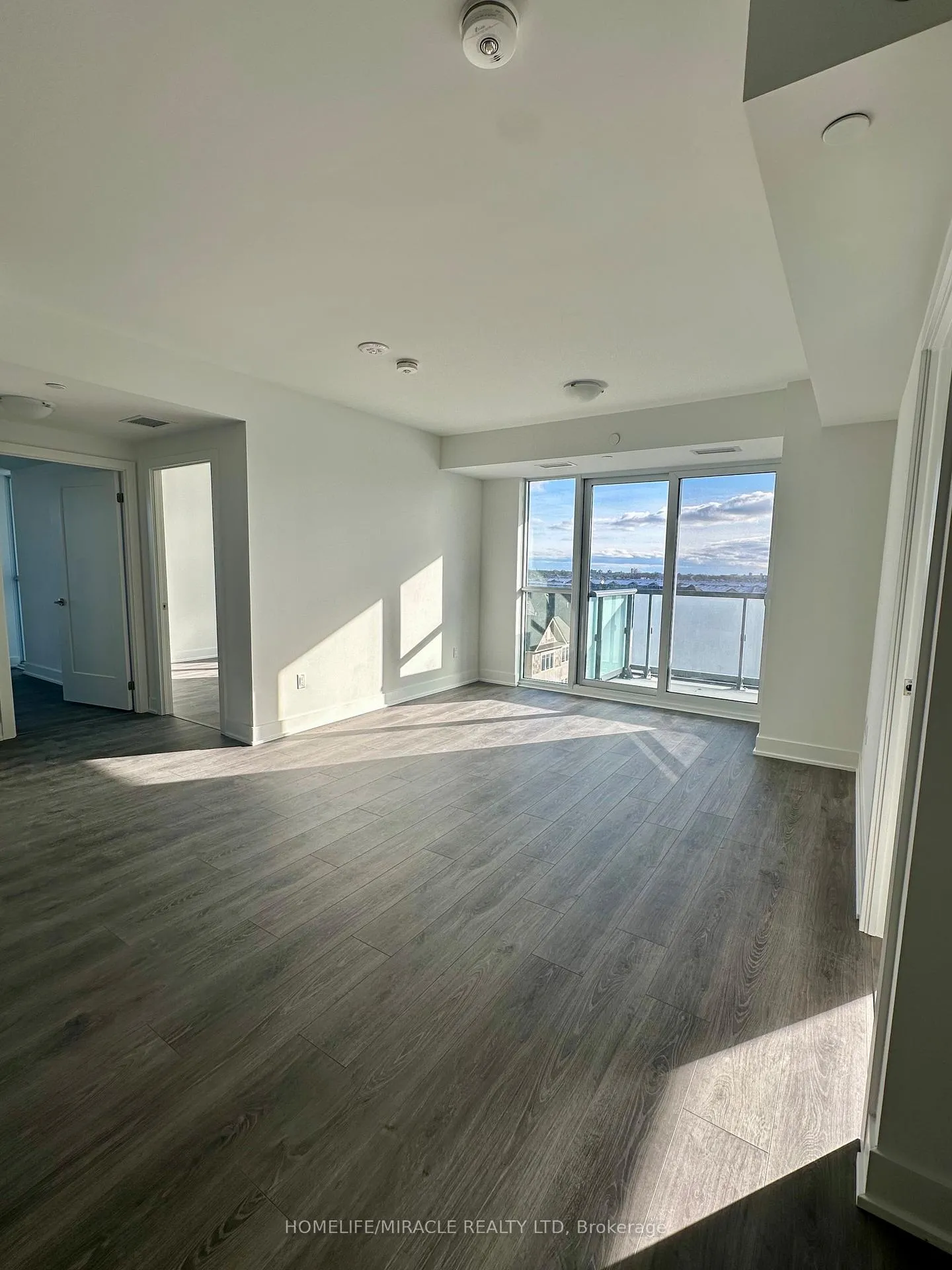 Photo 4 of Unit 406, 2545 Simcoe Street N, Oshawa, Windfields — HOMEH