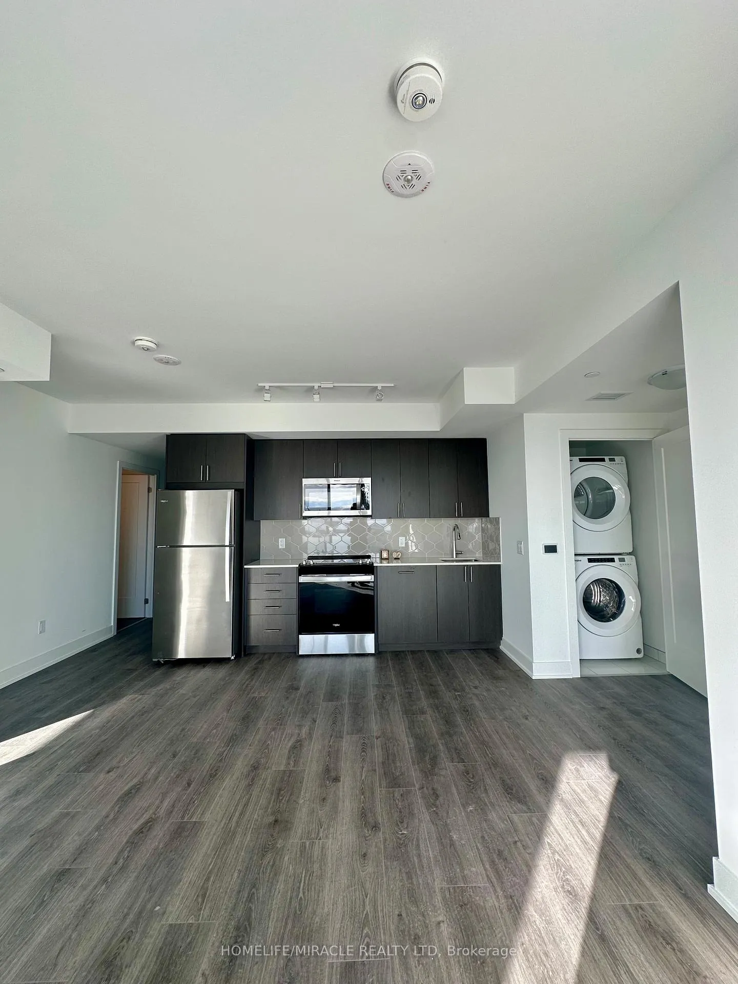 Photo 7 of Unit 406, 2545 Simcoe Street N, Oshawa, Windfields — HOMEH