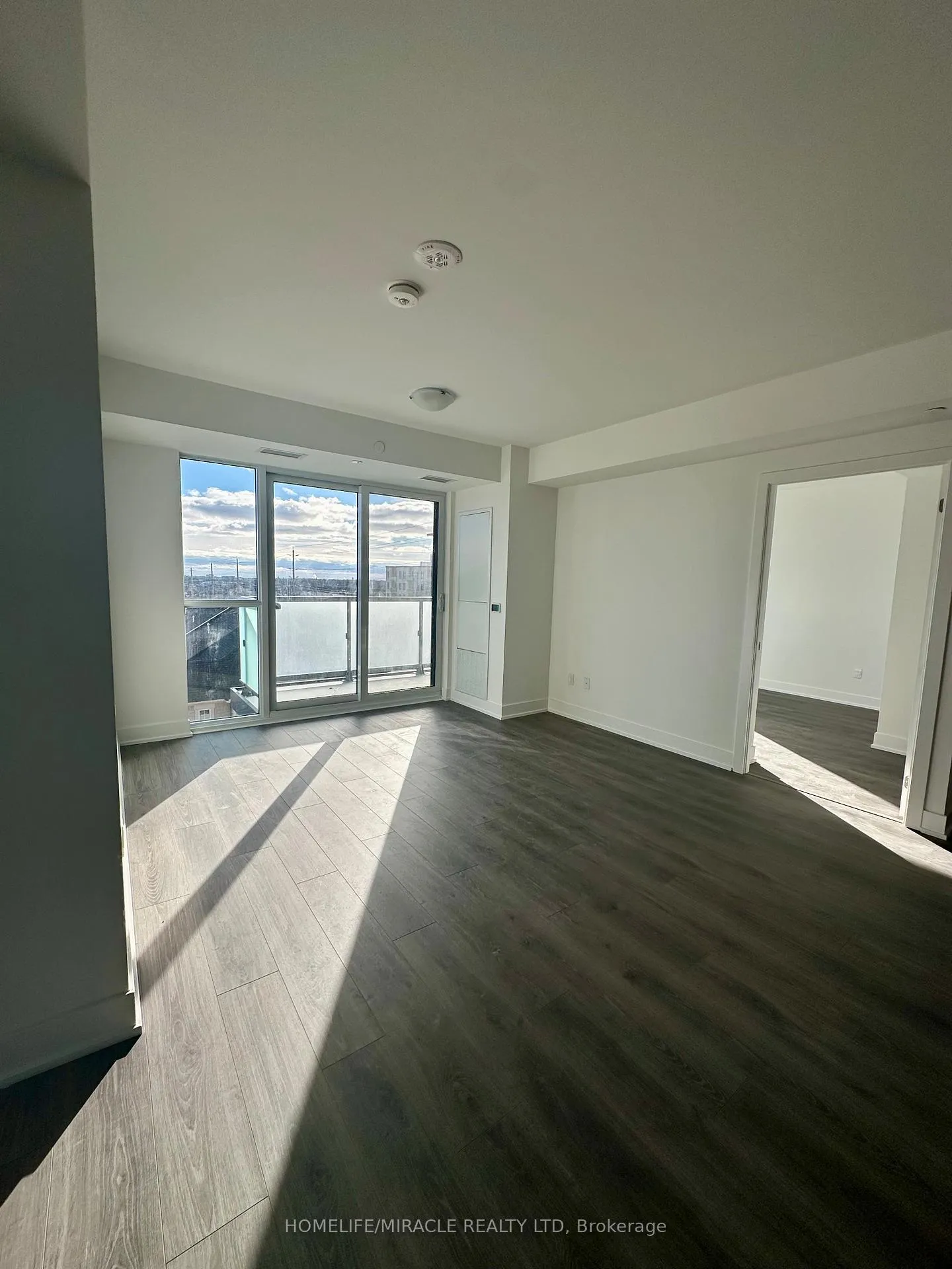 Photo 10 of Unit 406, 2545 Simcoe Street N, Oshawa, Windfields — HOMEH