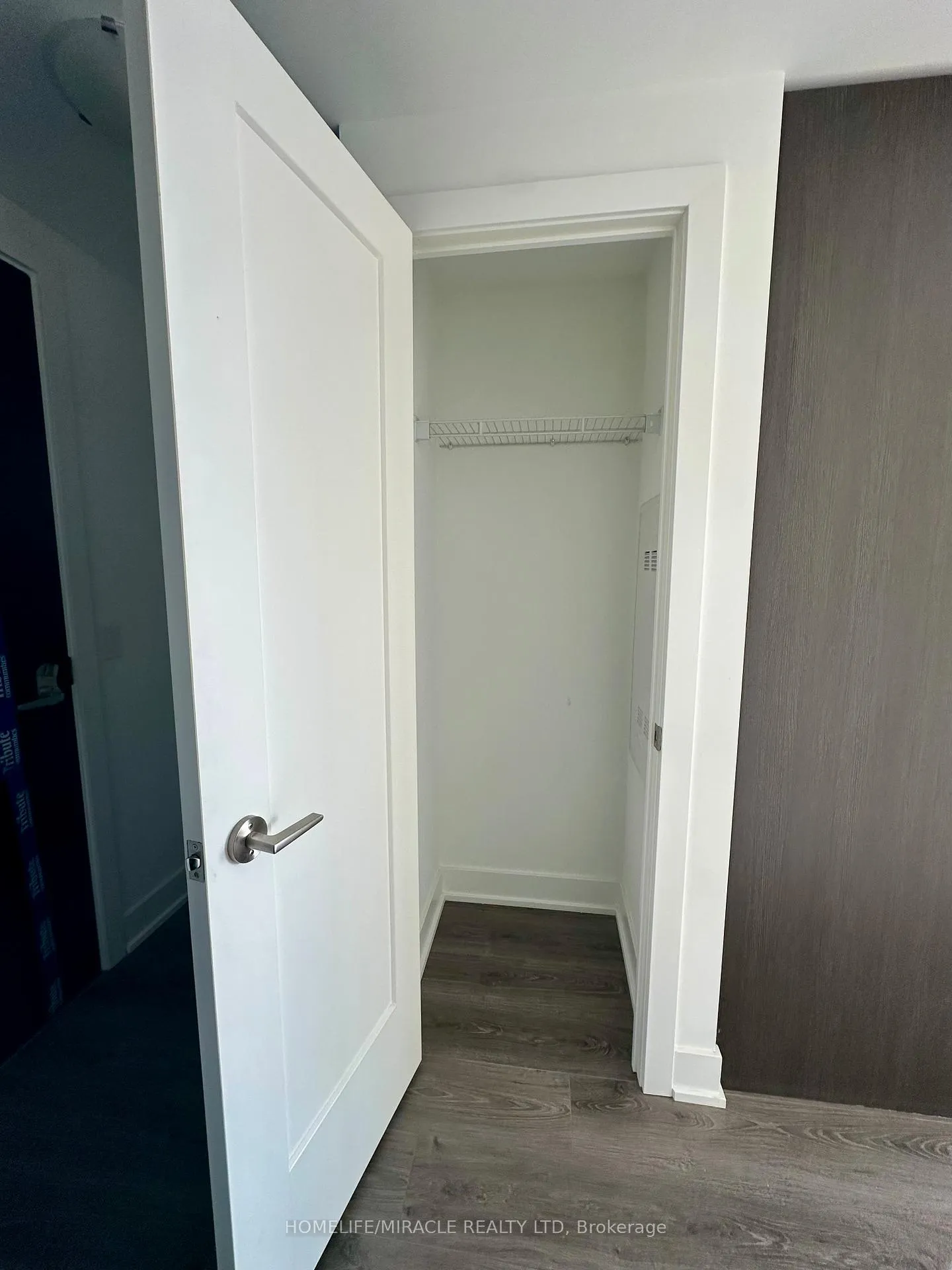 Photo 11 of Unit 406, 2545 Simcoe Street N, Oshawa, Windfields — HOMEH