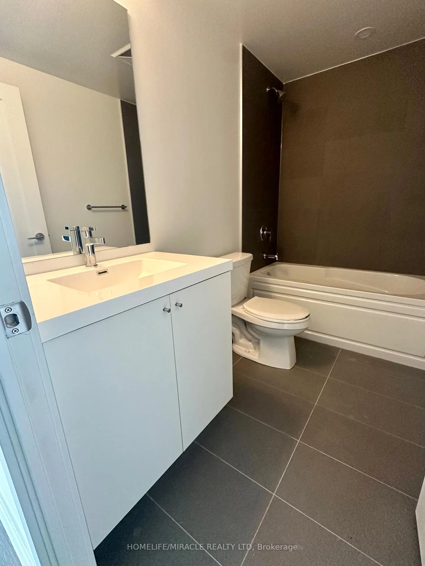 Photo 12 of Unit 406, 2545 Simcoe Street N, Oshawa, Windfields — HOMEH