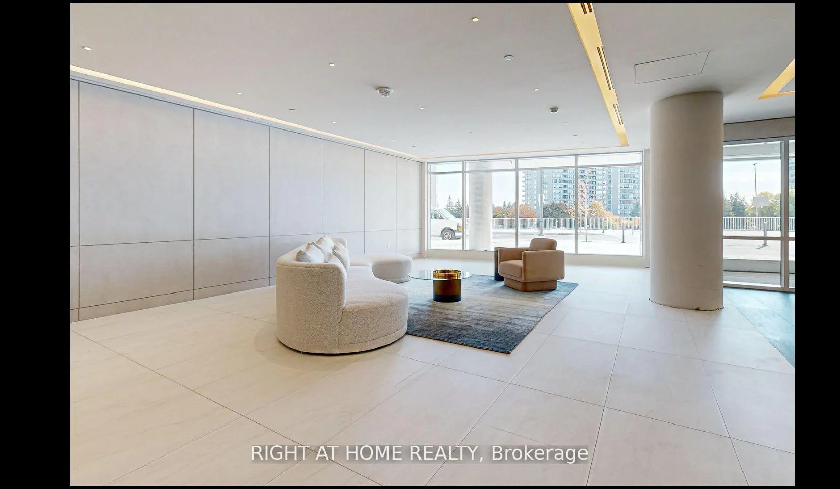 Photo 8 of Unit A3001, 30 Upper Mall Way, Vaughan, Brownridge — HOMEH